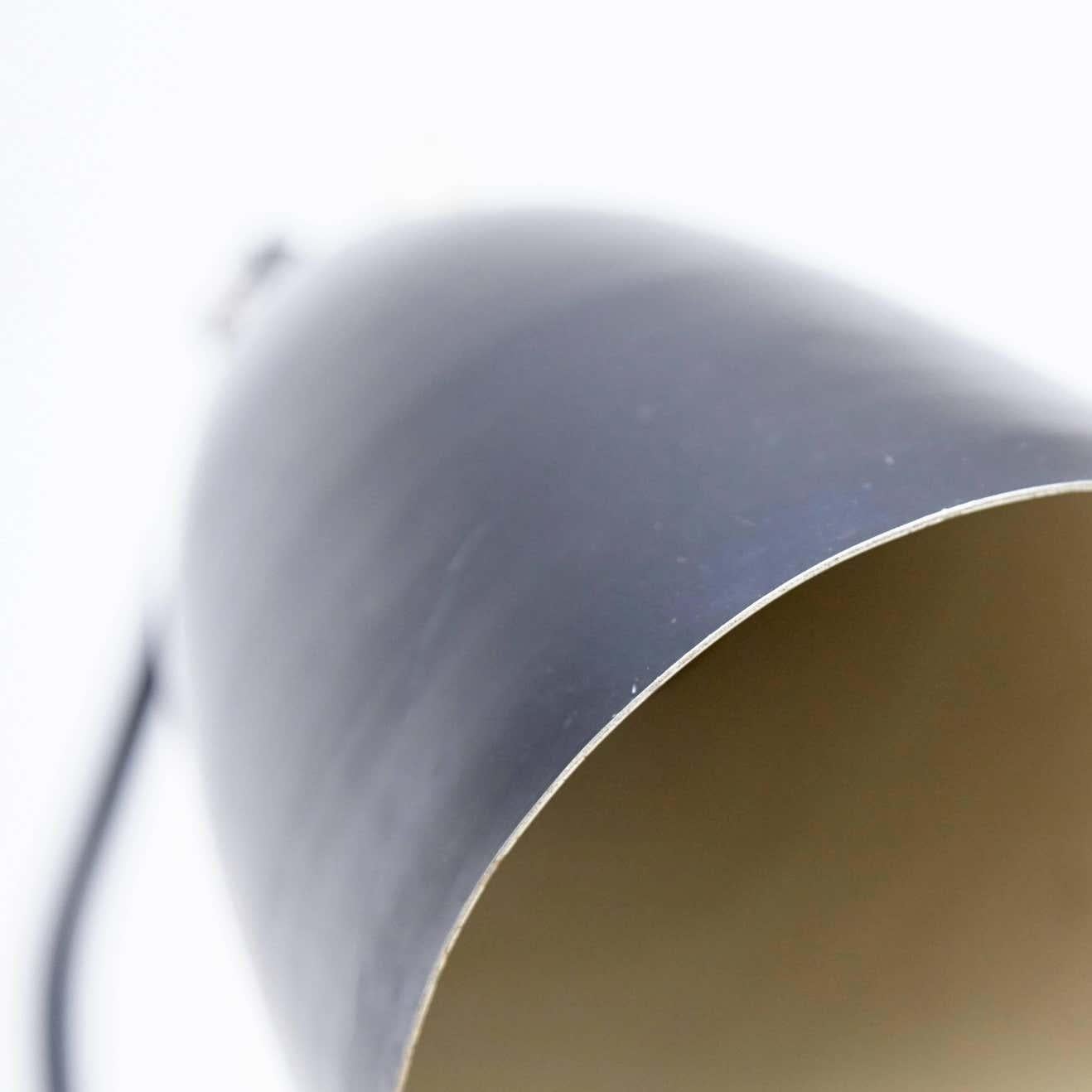 Alluminio Lampada da terra Grasshopper di Greta Magnusson, metà del secolo scorso, circa 1947 in vendita