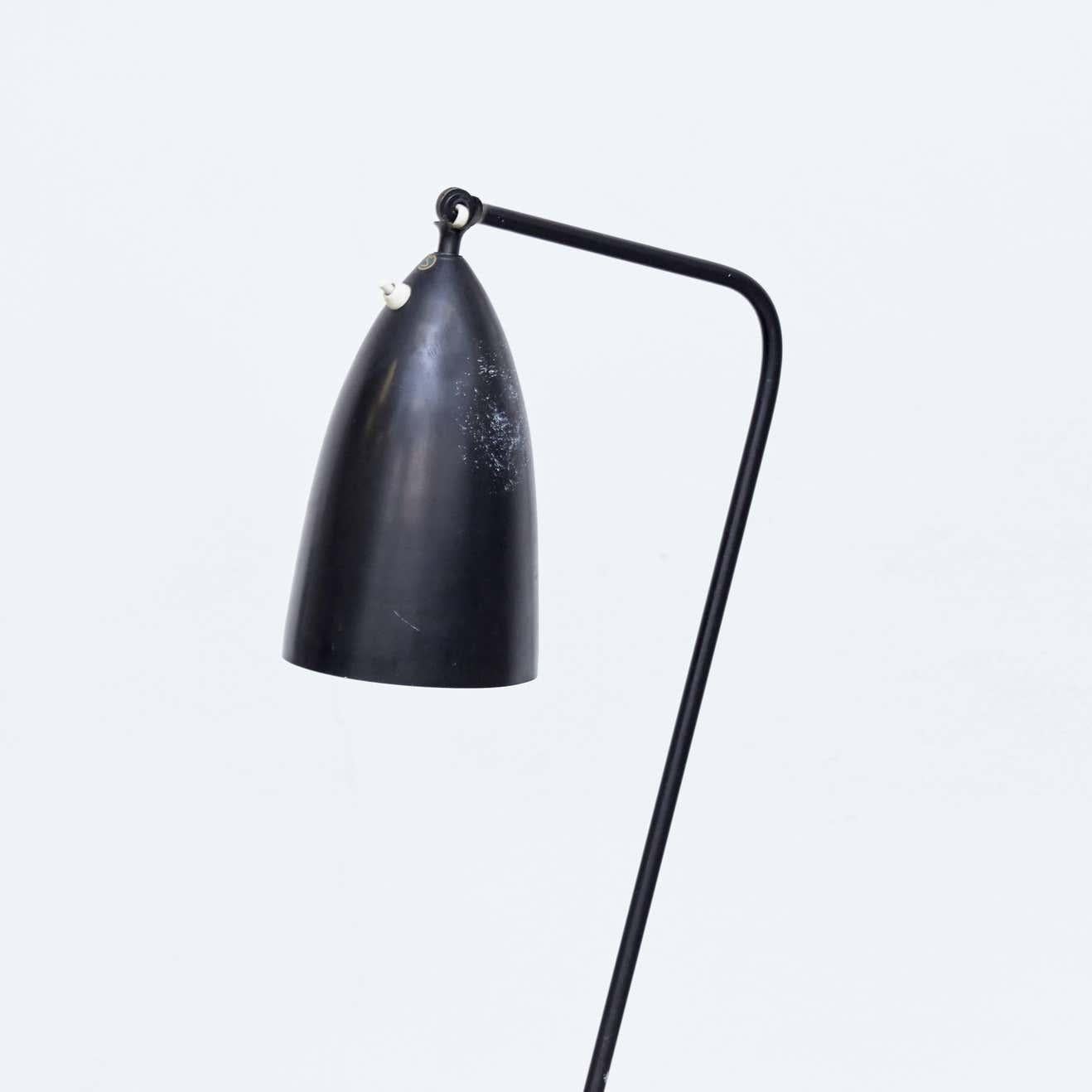 Greta Magnusson Mid Century Modern Grashüpfer Stehleuchte - circa 1947 (Moderne der Mitte des Jahrhunderts) im Angebot
