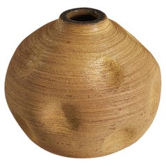 Vase Greta Runeborg, Faïence en terre cuite jaune émaillée, Upsala Ekeby, Suède, années 1940