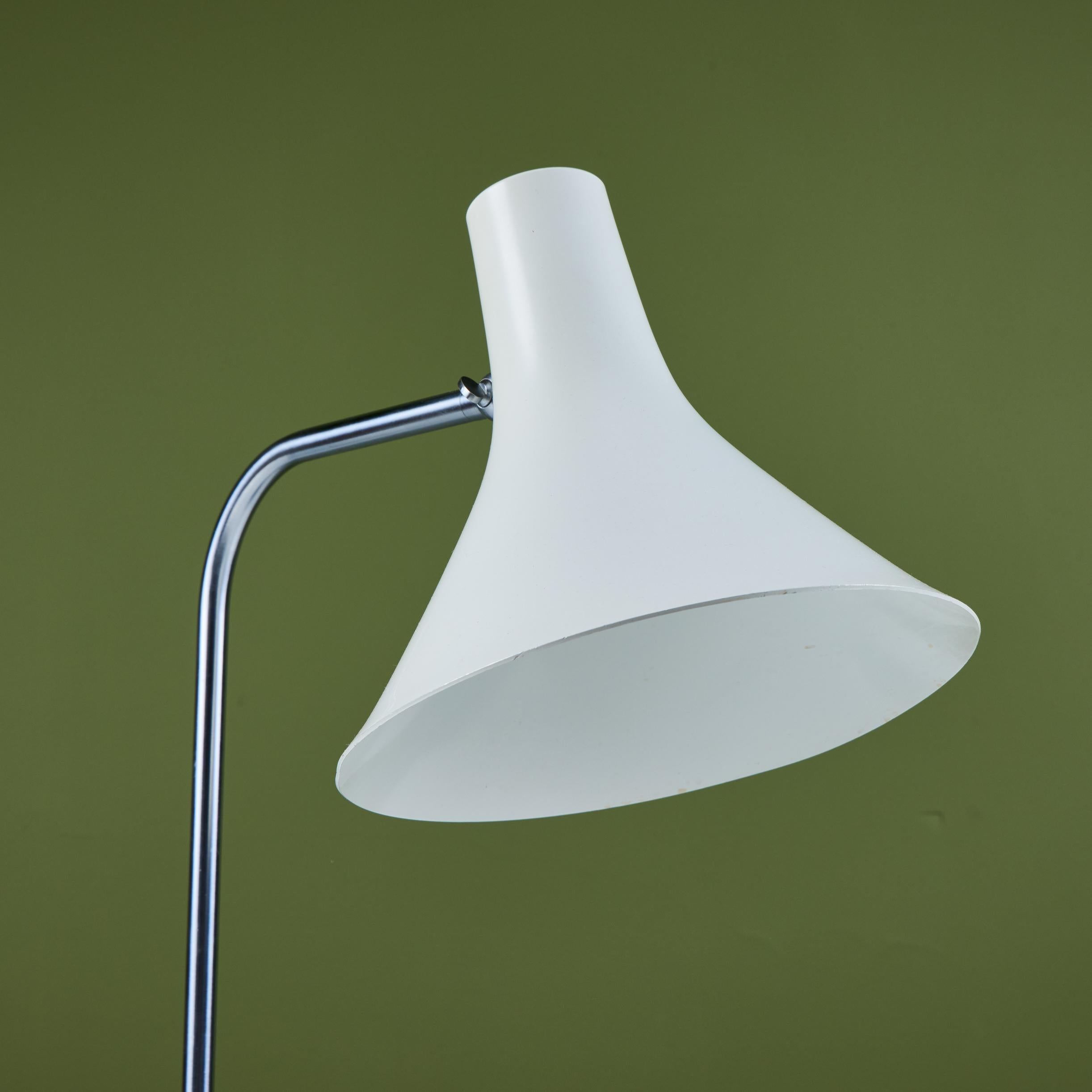 Schreibtischlampe von Greta Von Nessen für Nessen Studios im Angebot 6