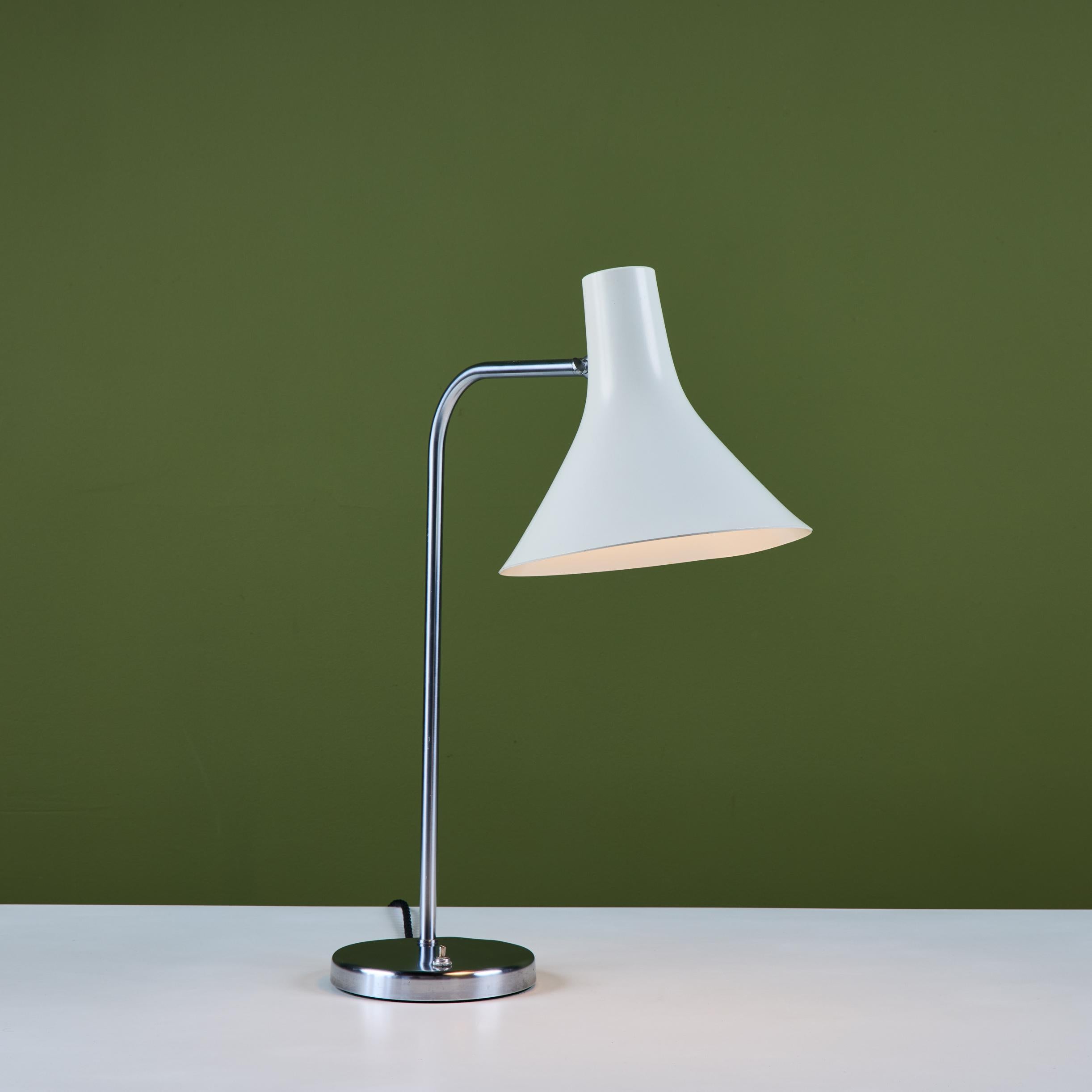 Schreibtischlampe von Greta Von Nessen für Nessen Studios im Zustand „Gut“ im Angebot in Los Angeles, CA