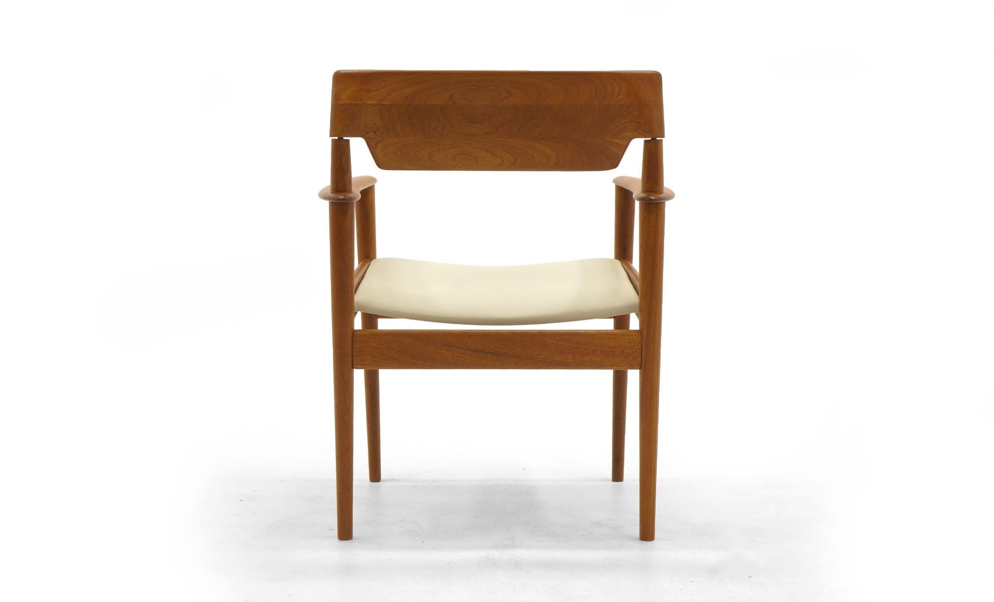 grete jalk bow chair