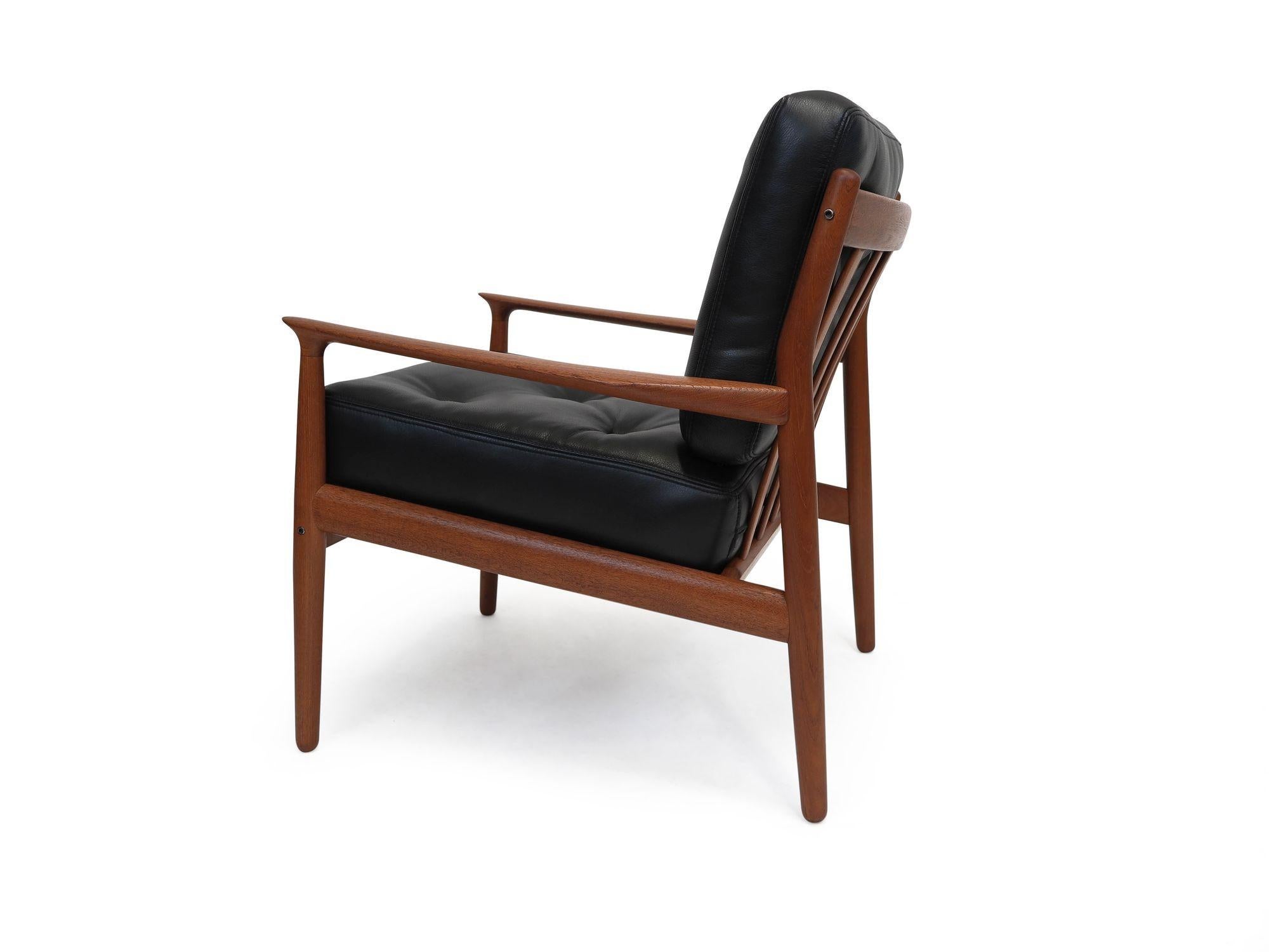 Grete Jalk Danish Teak Lounge Chairs in Black Leather In Excellent Condition In Oakland, CA