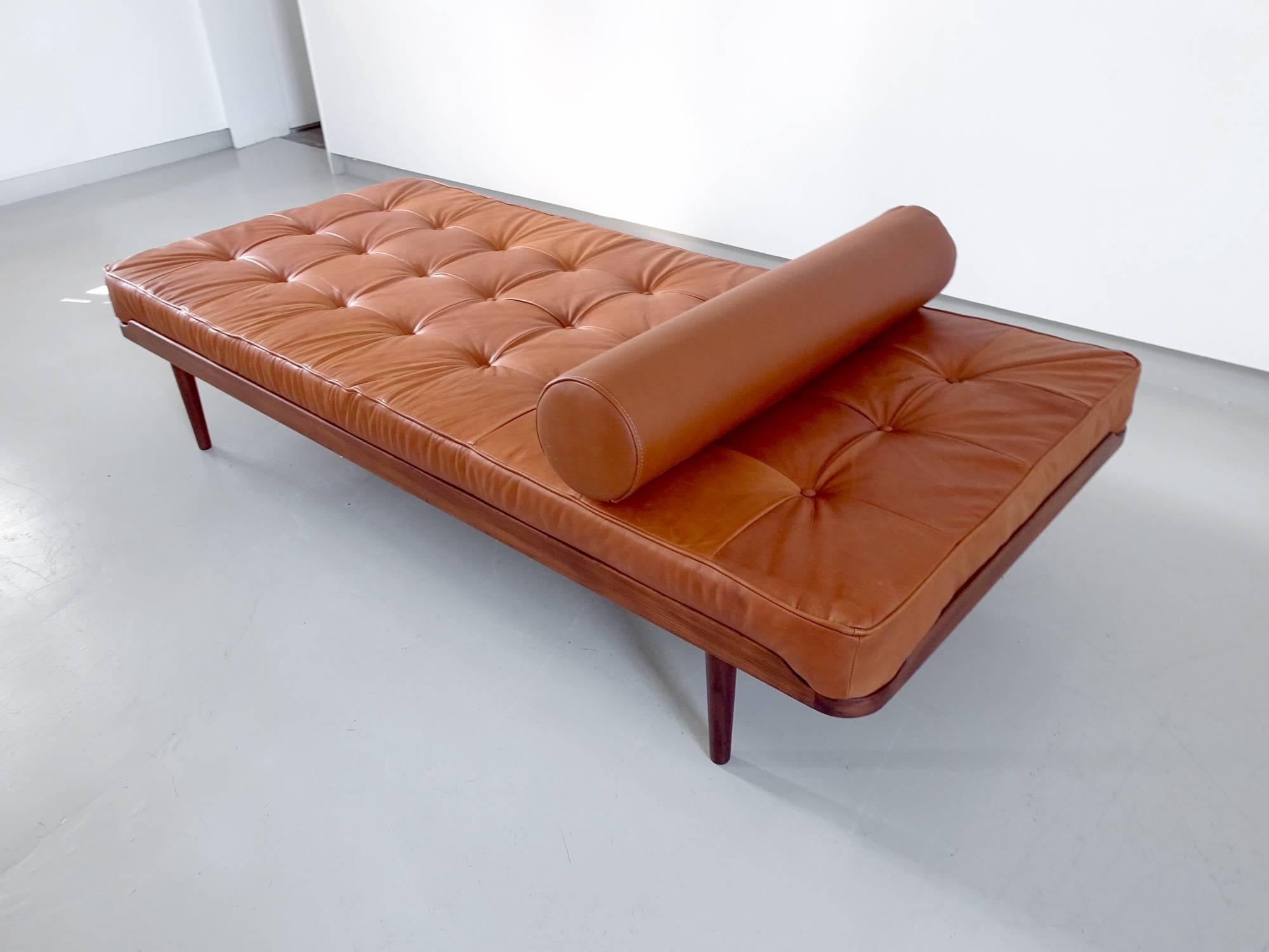 Grete Jalk Daybed in Teak and Cognac Leather for P. Jeppesen, Denmark, 1960 In Excellent Condition For Sale In Woudrichem, NL