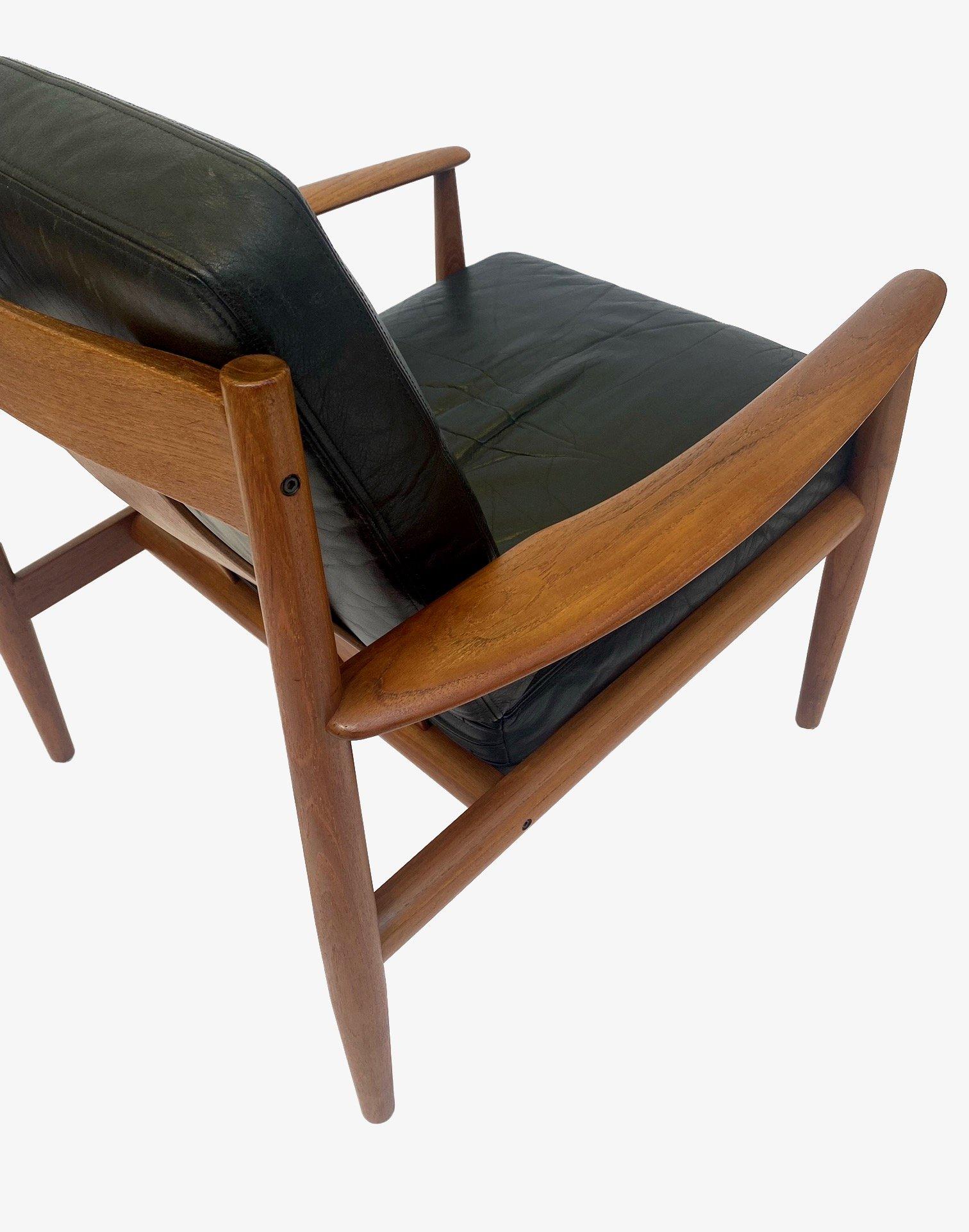 Mid-20th Century Grete Jalk For France & Søn Teak And Black Leather Lounge Armchair Mid Century 