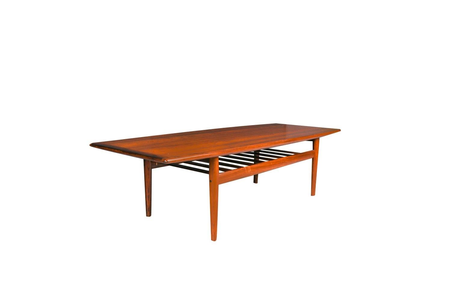 grete jalk coffee table
