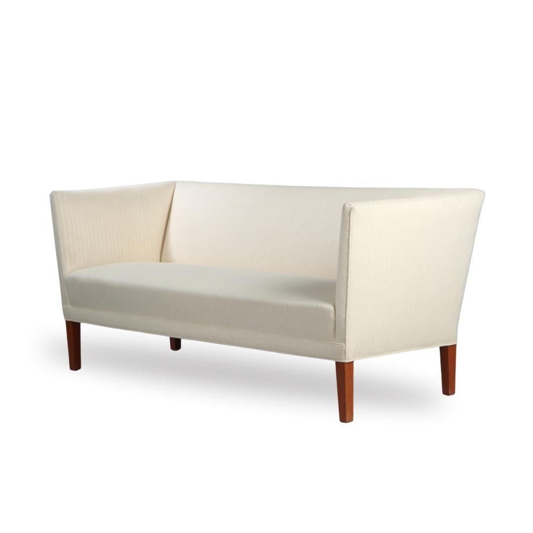 Mid-Century Modern Grete Jalk pour Johannes Hansen. Canapé 3 places, modèle JH-180. en vente