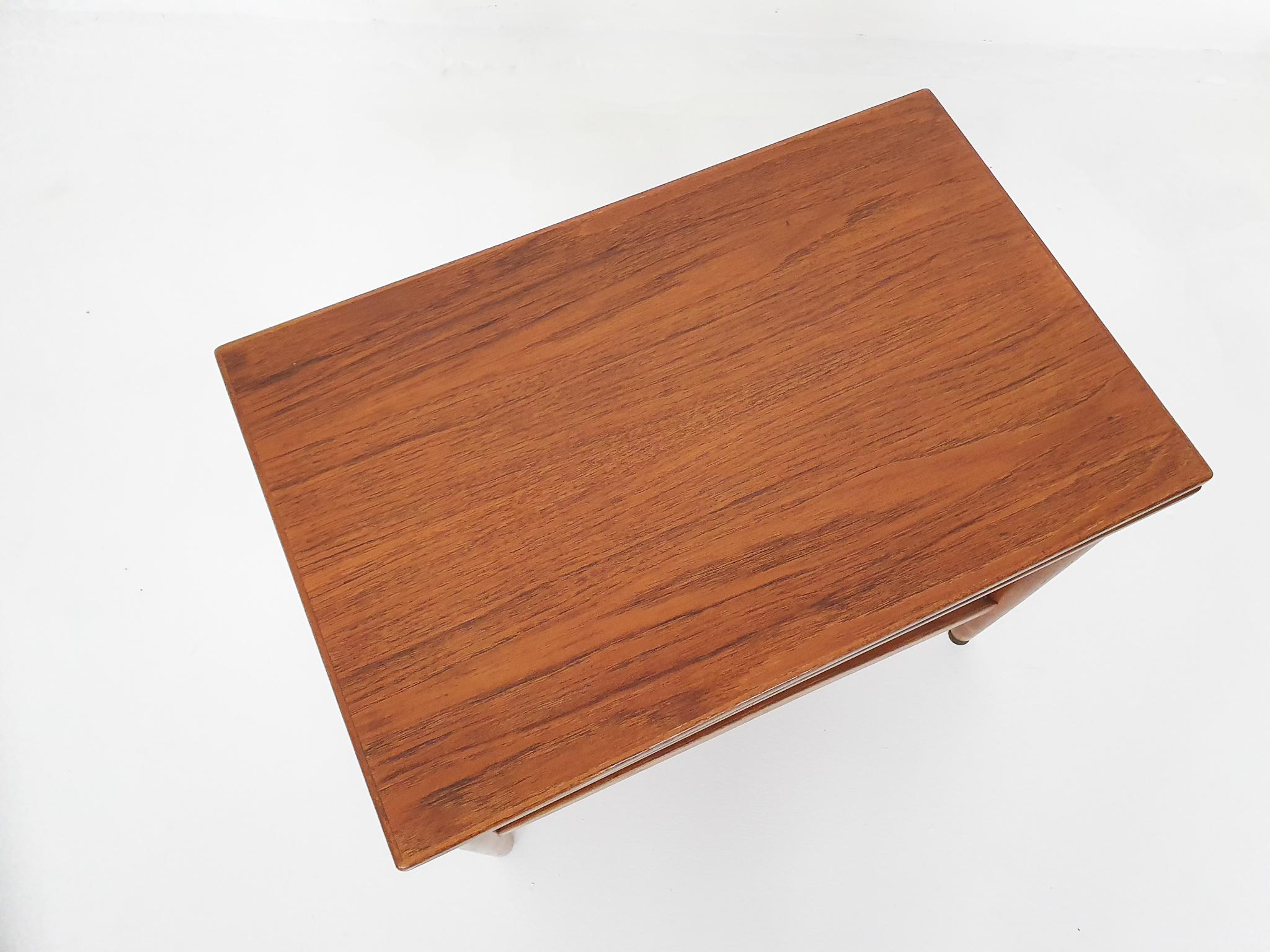 Grete Jalk for Poul Jeppesen, Foldable Side Table, Denmark 1960's For Sale 1