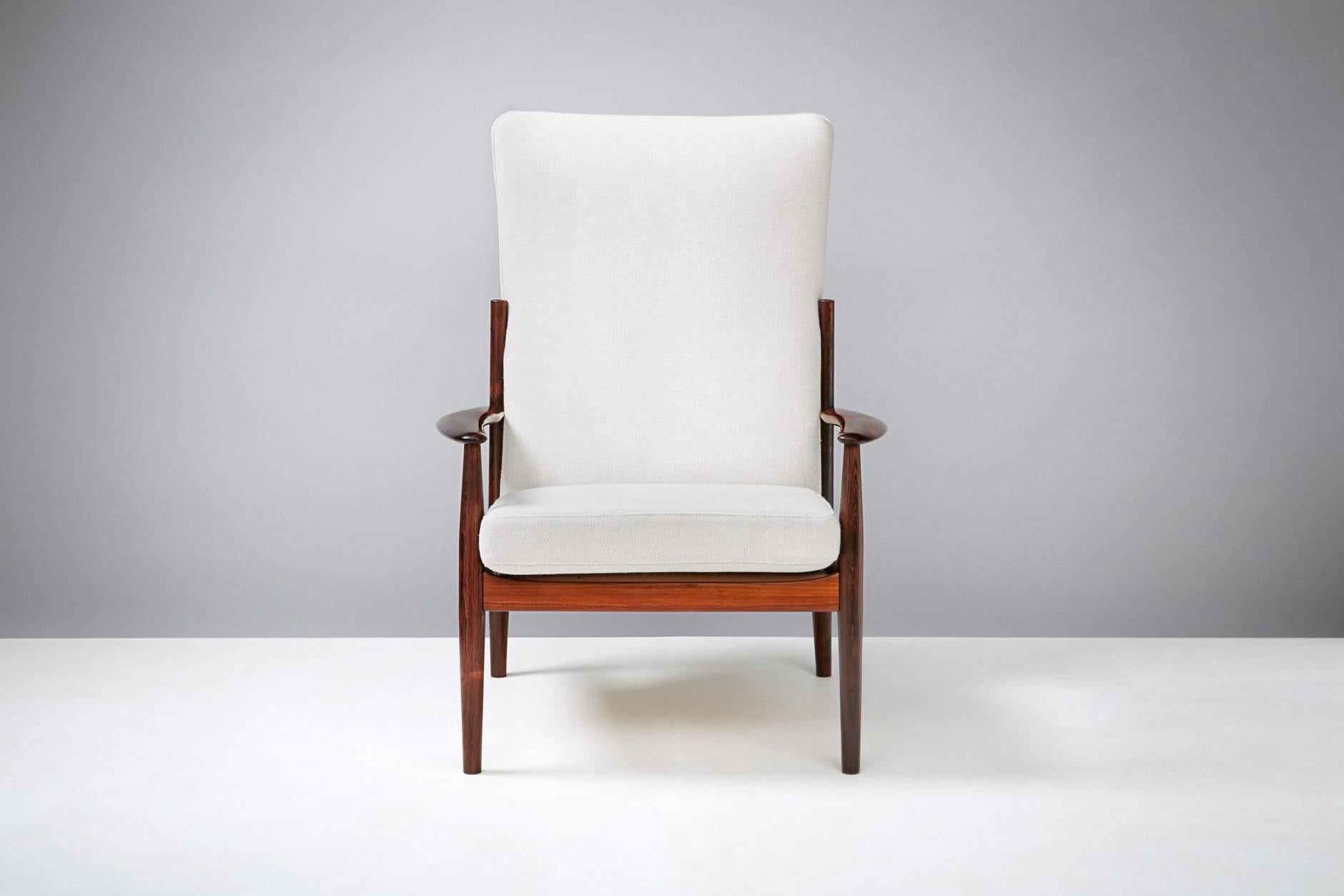 High back lounge chair, circa 1960

Produced by France & Son, Denmark. Rarely seen version in Brazilian rosewood. Reupholstered in Kvadrat Hallingdal wool fabric. 


      
