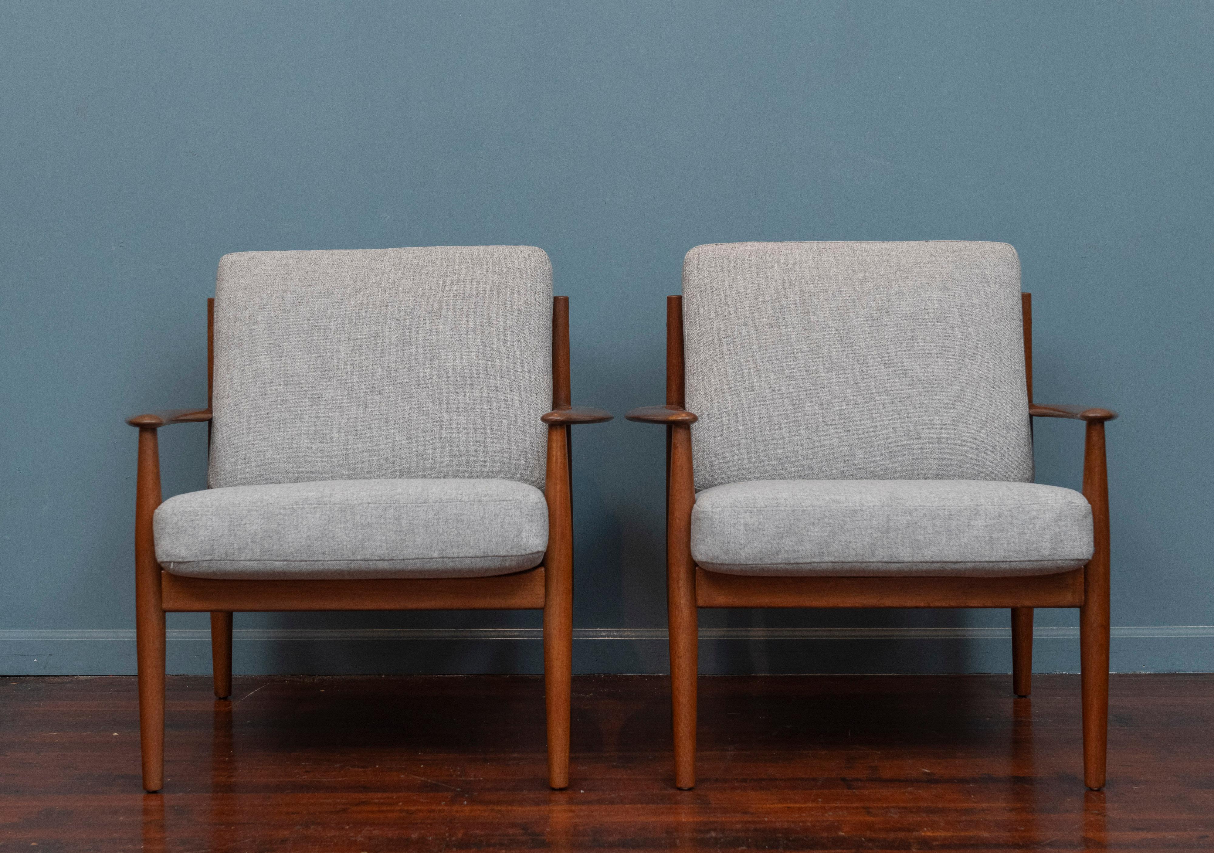 Scandinavian Modern Grete Jalk Lounge Chairs for France & Son Model 128 For Sale