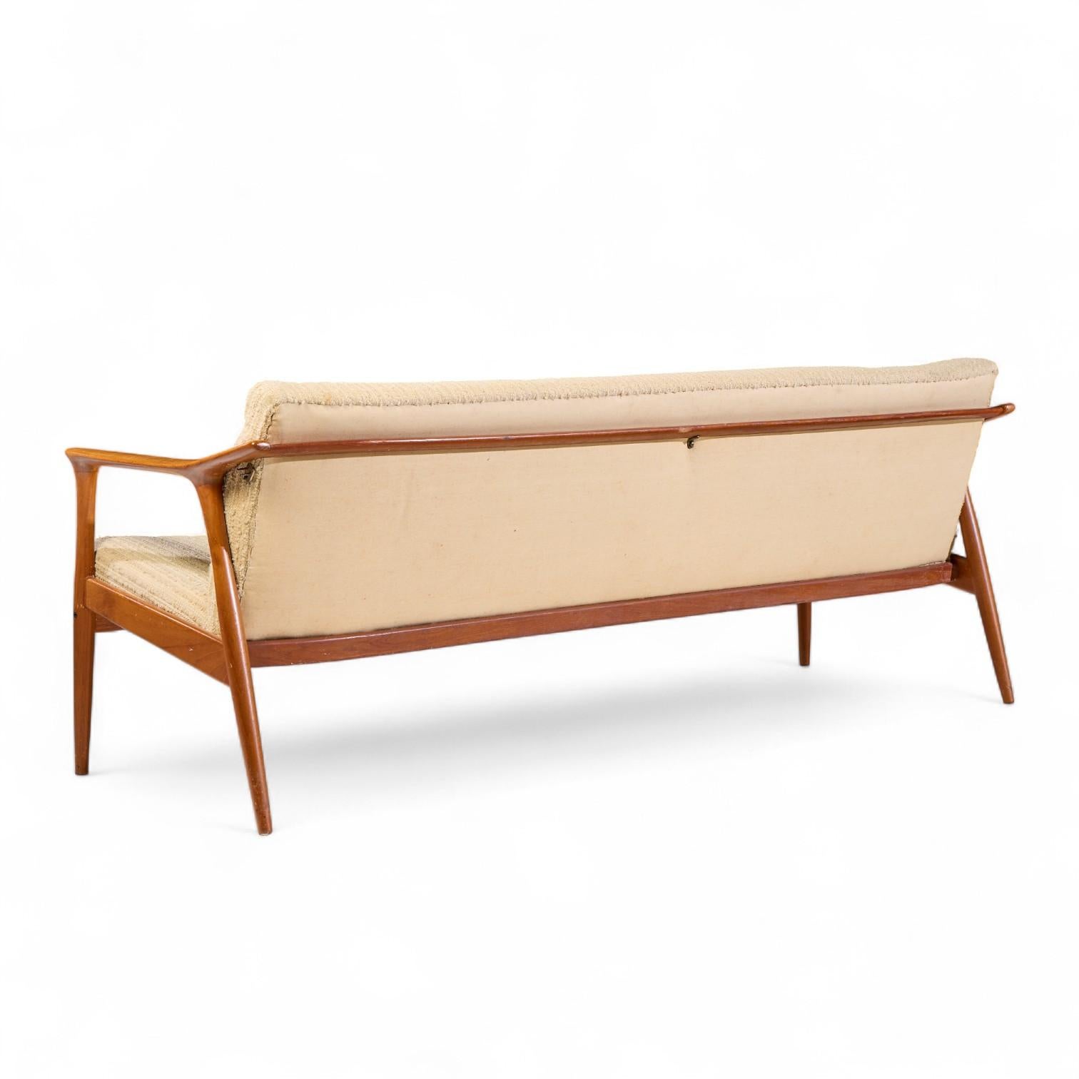 Grete Jalk Mid Century Danish Teak Sofa Bon état - En vente à Franklin Park, IL