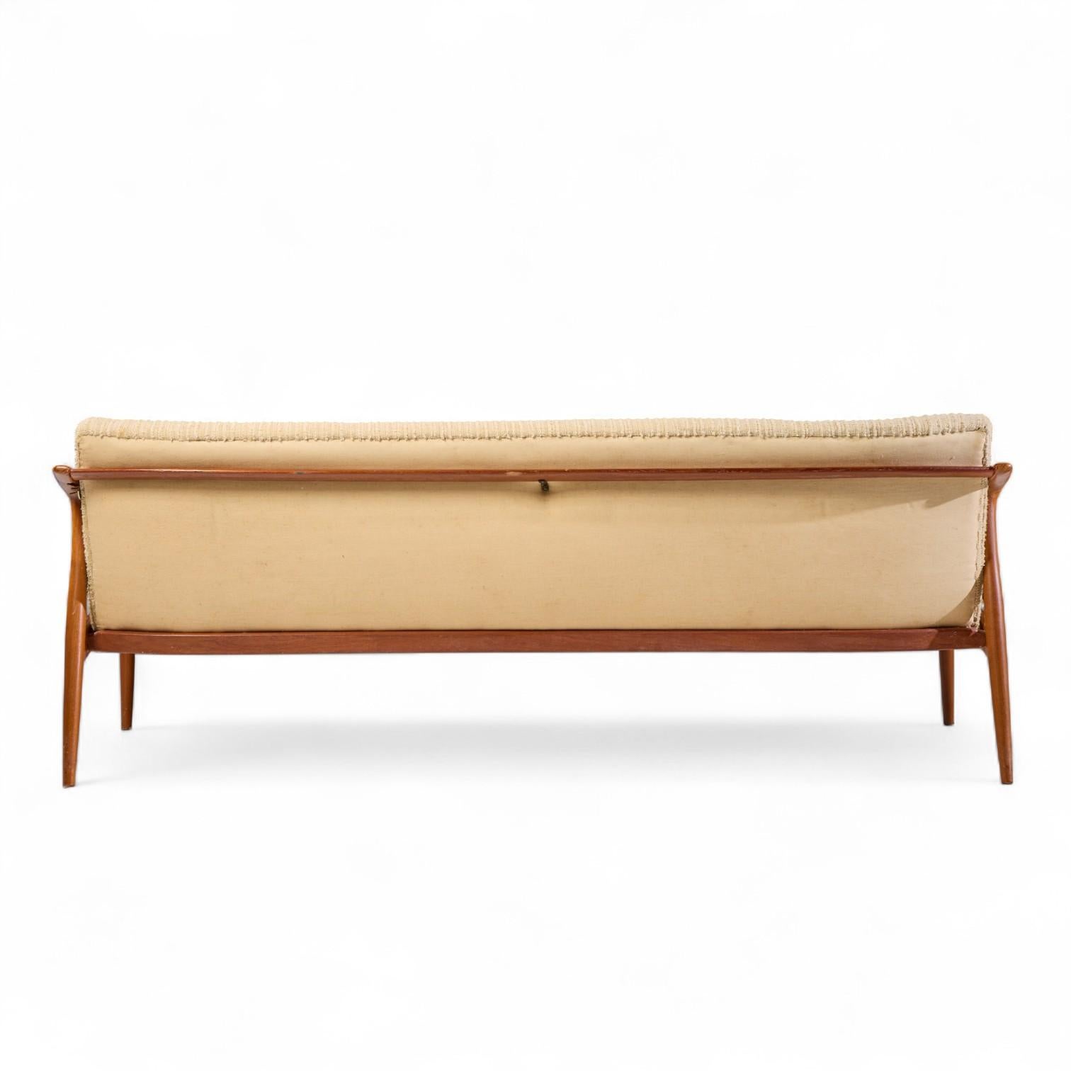 20ième siècle Grete Jalk Mid Century Danish Teak Sofa en vente