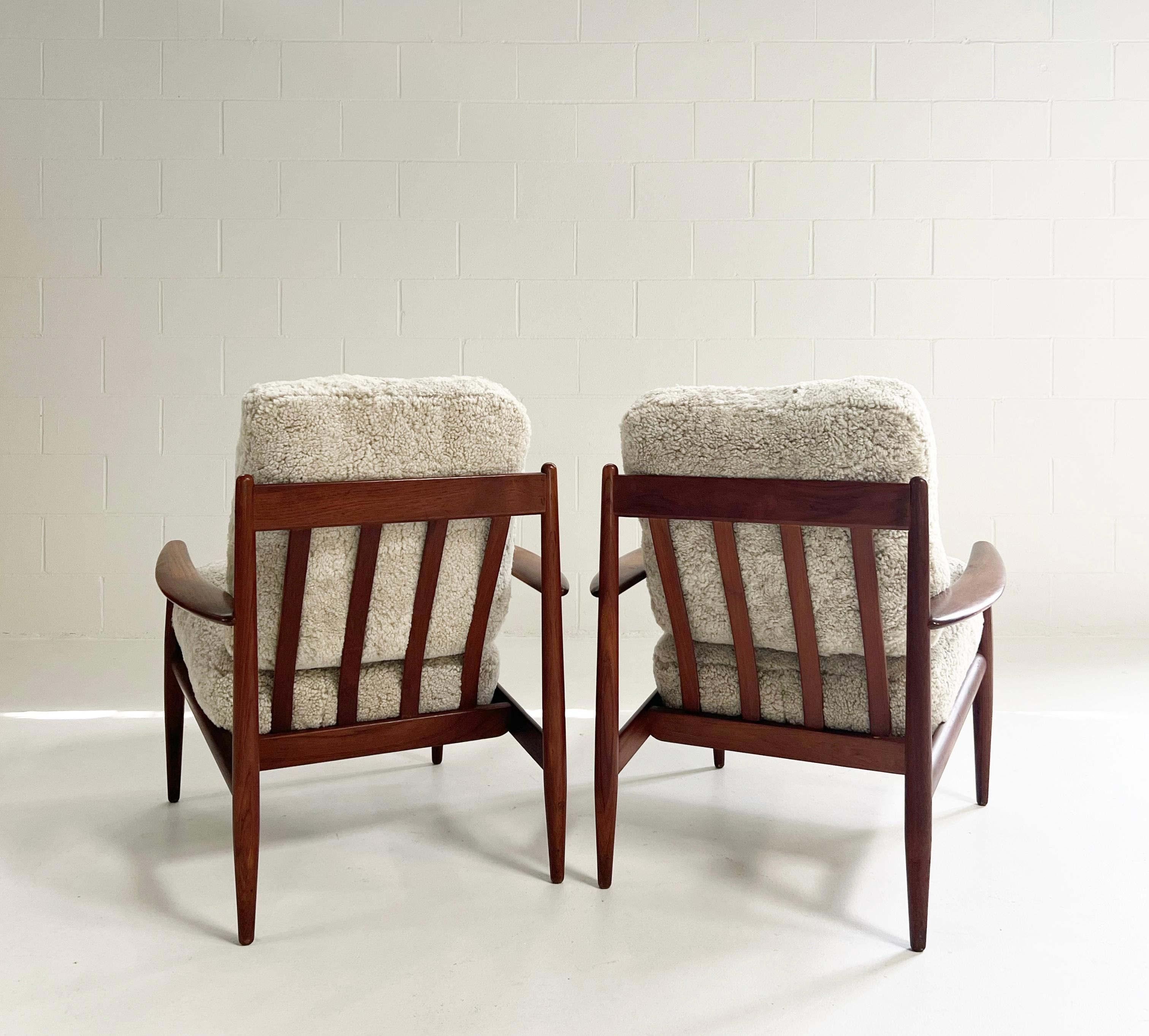 When women were rarely seen in the mid-century design world, Grete Jalk was a visionary. A leader in Danish modernism, her designs are simple with lines that are comfortable and clear. We love these Model 118 teak lounge chairs. For the cushions,