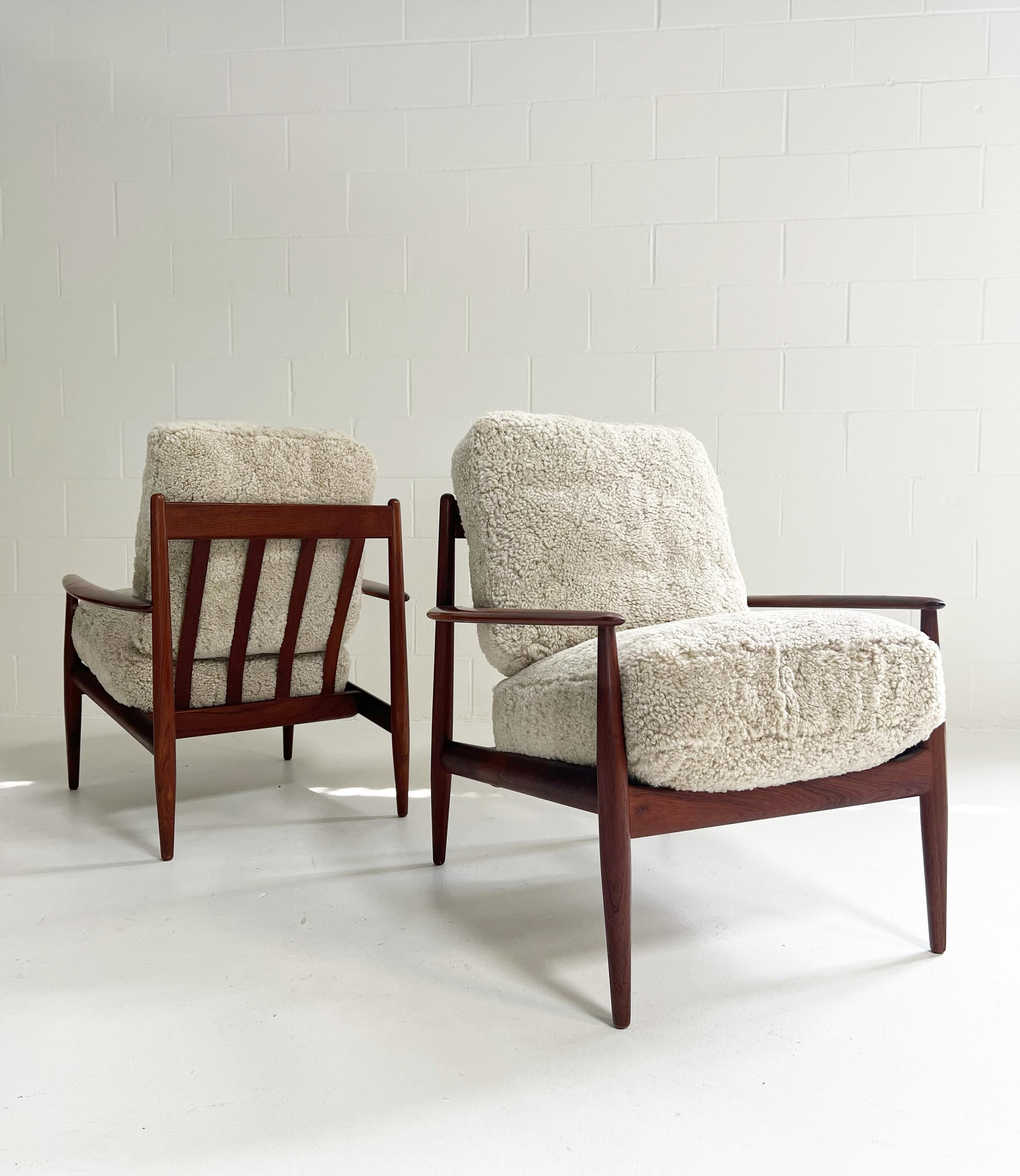 Mid-20th Century Grete Jalk Model 118 Lounge Chairs in Shearling, Pair