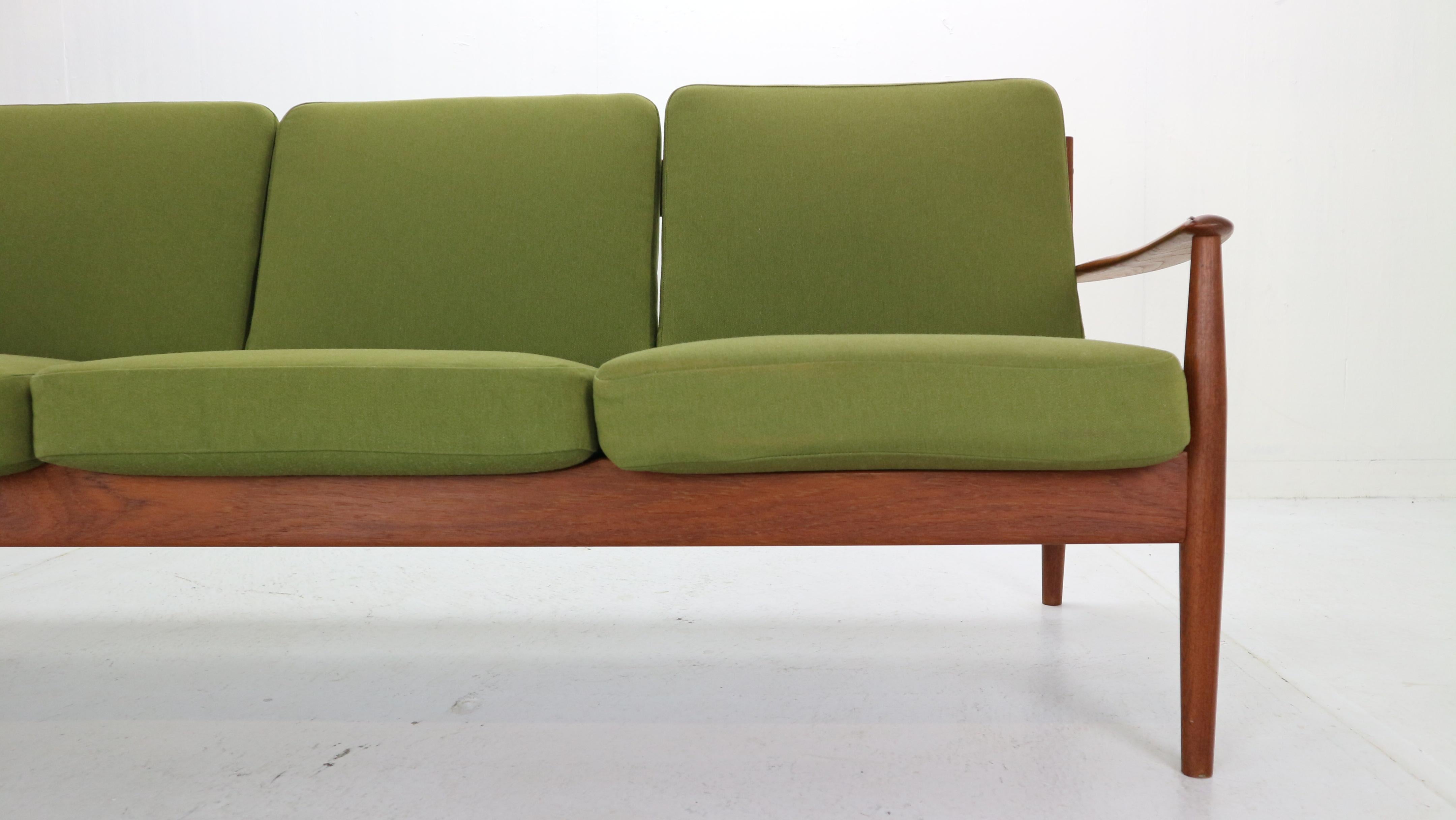 Grete Jalk Model- 118 Three-Seat Teak Sofa for France & Son, Denmark, 1963 1