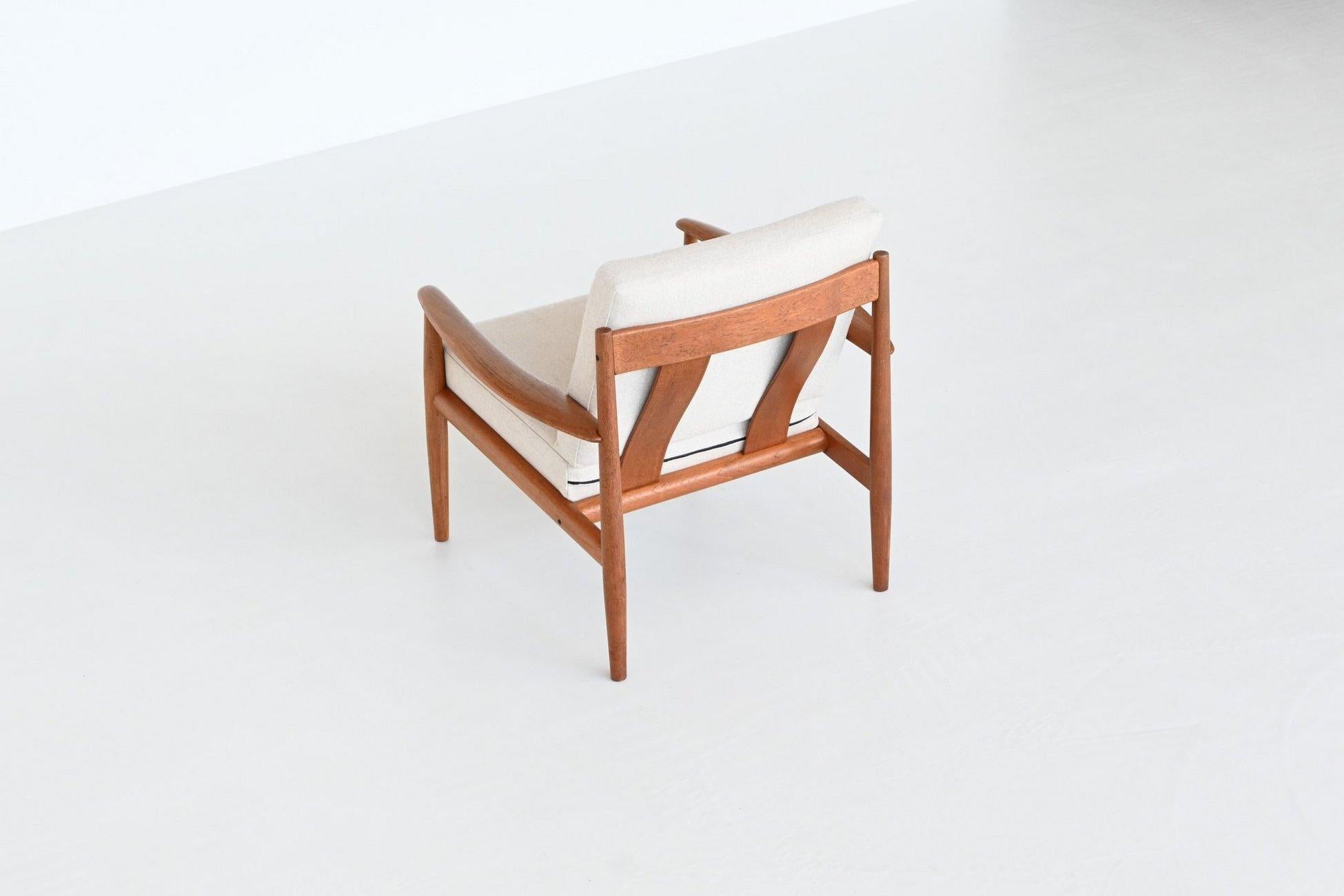Tissu Chaise longue Grete Jalk modèle 128 en teck France & Son Danemark 1960 en vente