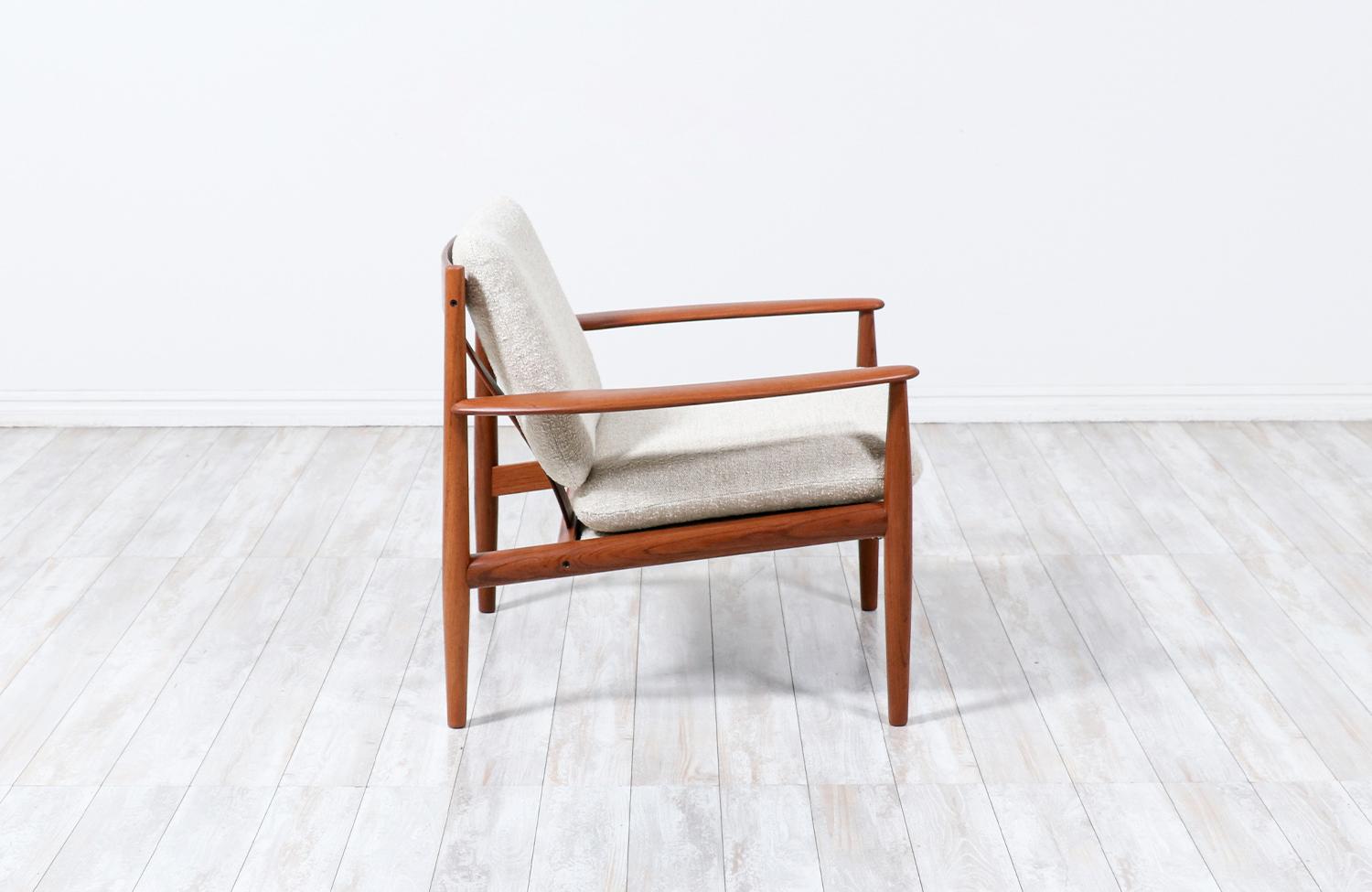 Grete Jalk Modell-128 Teak & Boucle Lounge Chair für France & Søn (Moderne der Mitte des Jahrhunderts) im Angebot