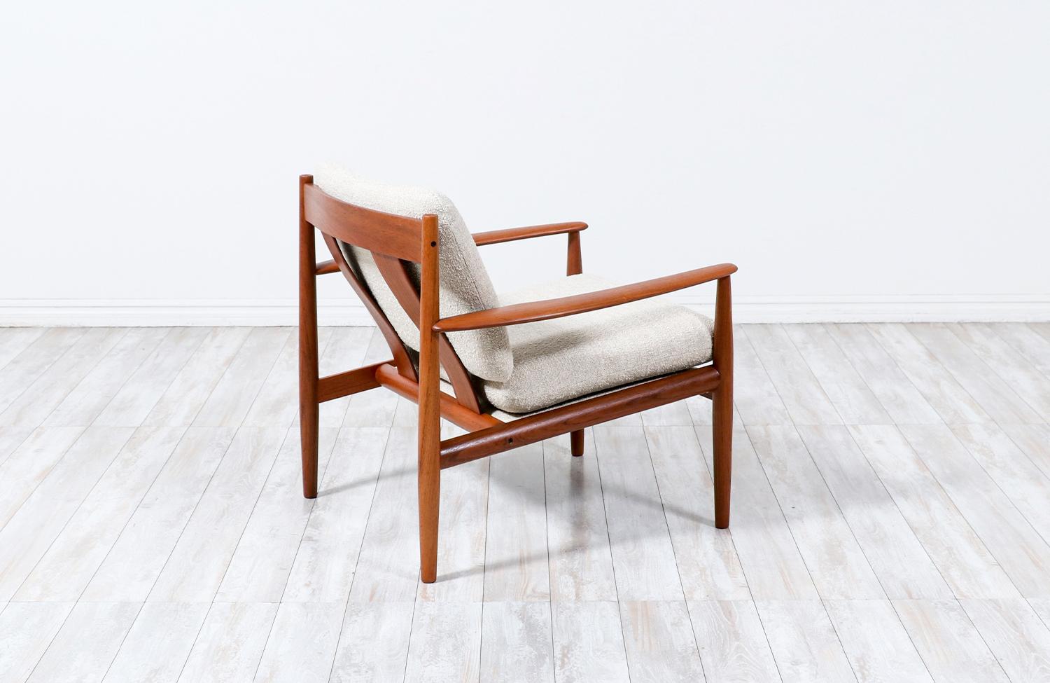 Grete Jalk Modell-128 Teak & Boucle Lounge Chair für France & Søn (Dänisch) im Angebot