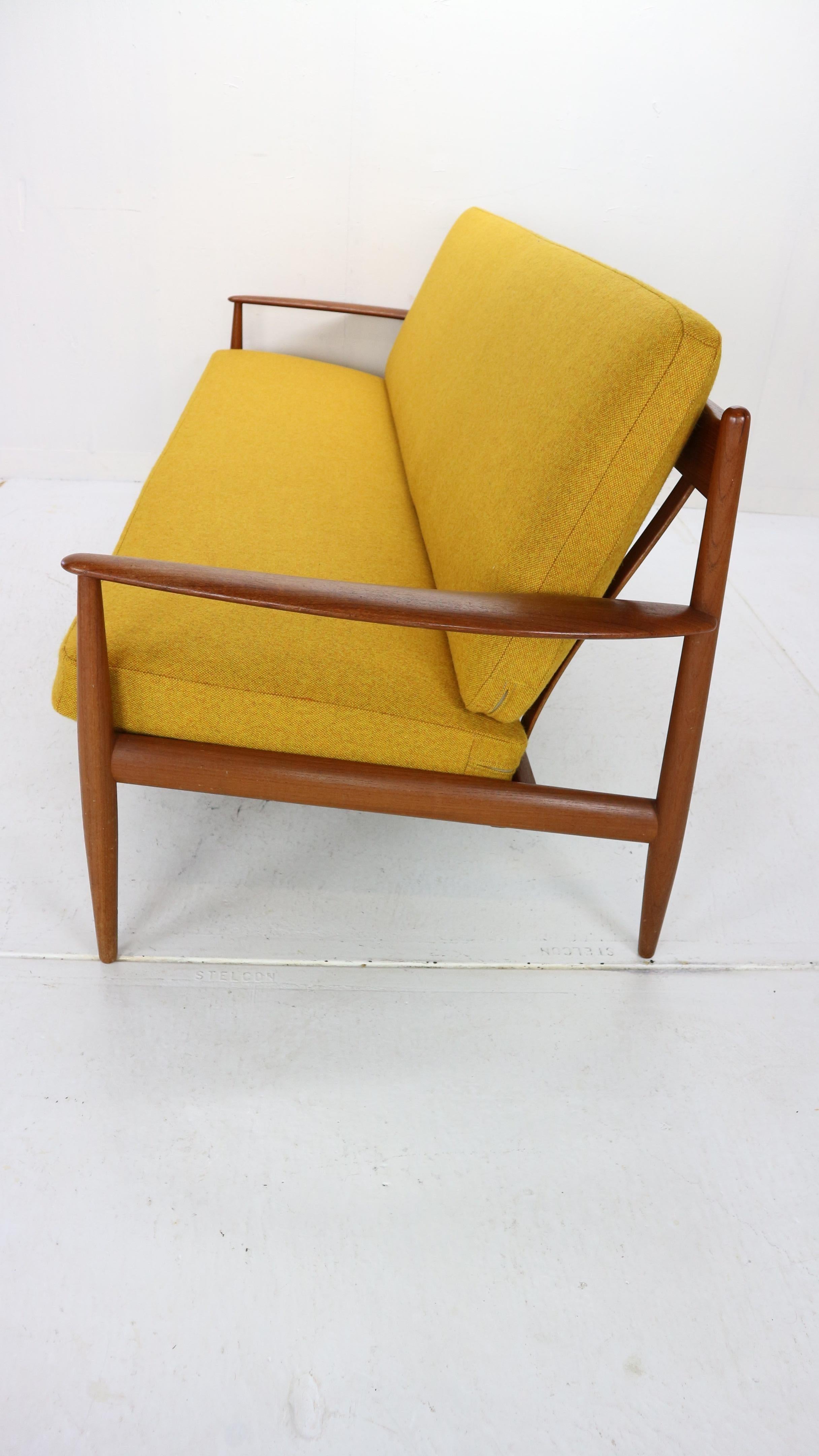 Grete Jalk Scandinavian Modern Teak Sofa for France & Son, Denmark, 1960s 6