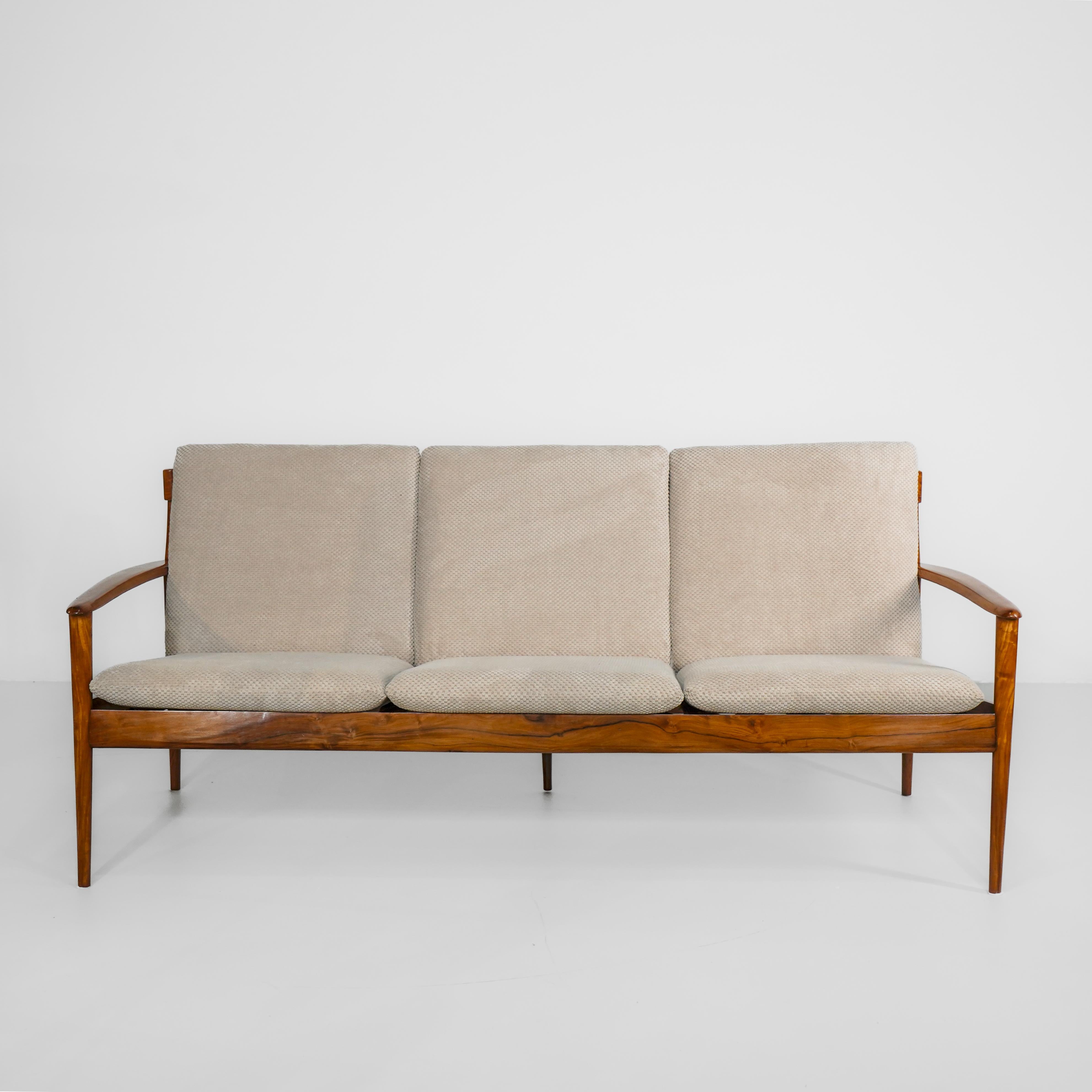 Mid-Century Modern Grete Jalk Sofa in Caviúna, Manufactured in Brazil Móveis Ambiente for Rino Levi For Sale