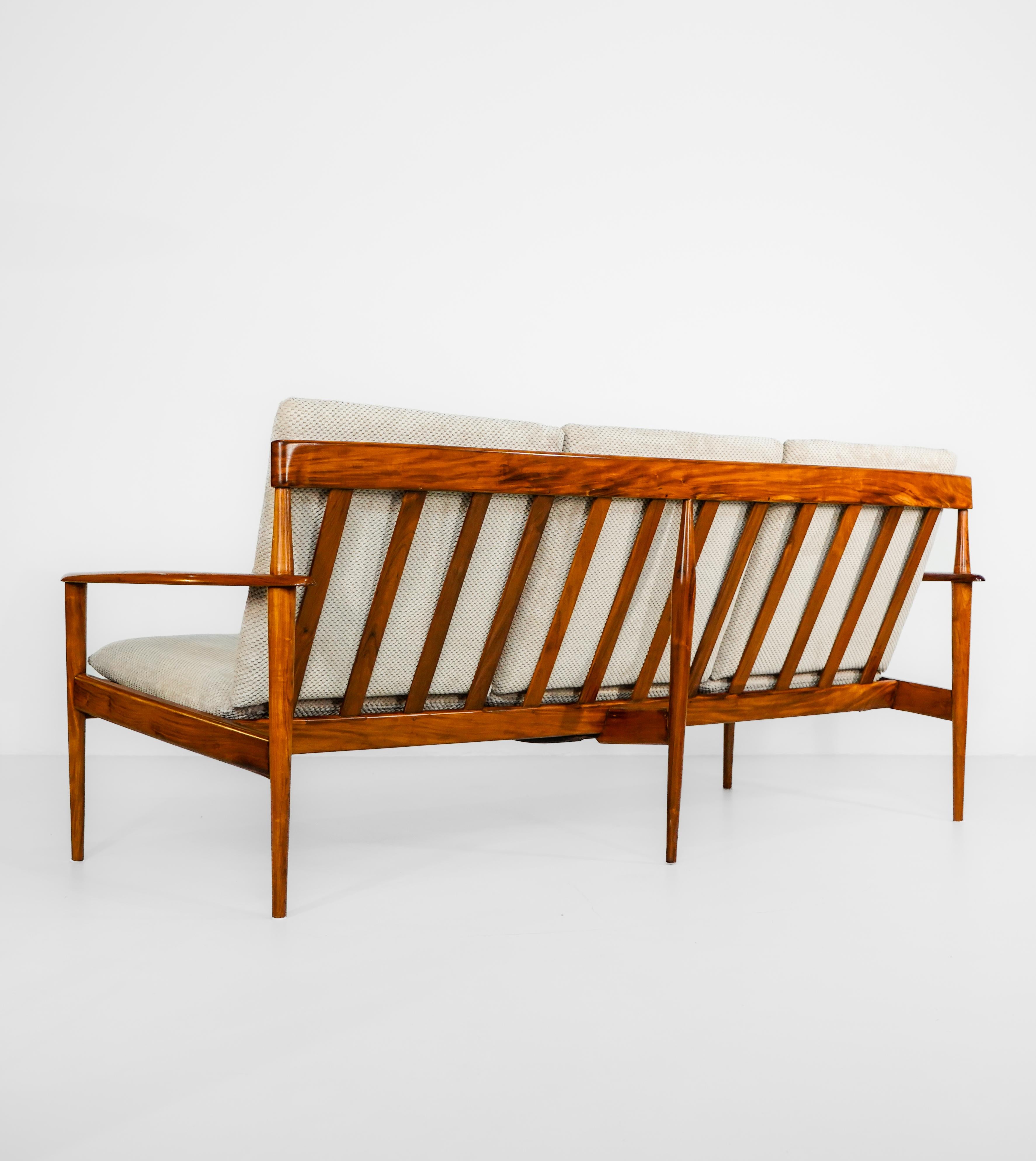 Mid-20th Century Grete Jalk Sofa in Caviúna, Manufactured in Brazil Móveis Ambiente for Rino Levi For Sale