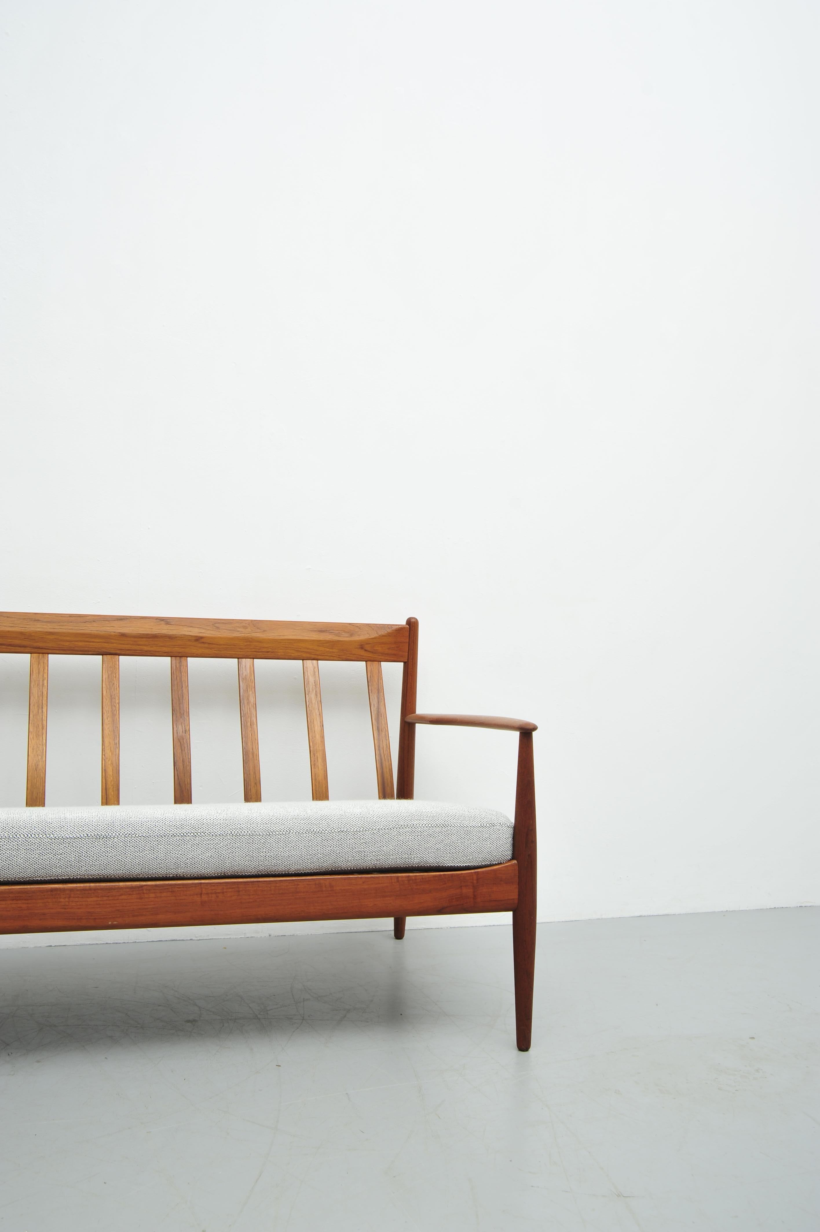 Grete Jalk Sofá Teakholz FD 118 en venta 4