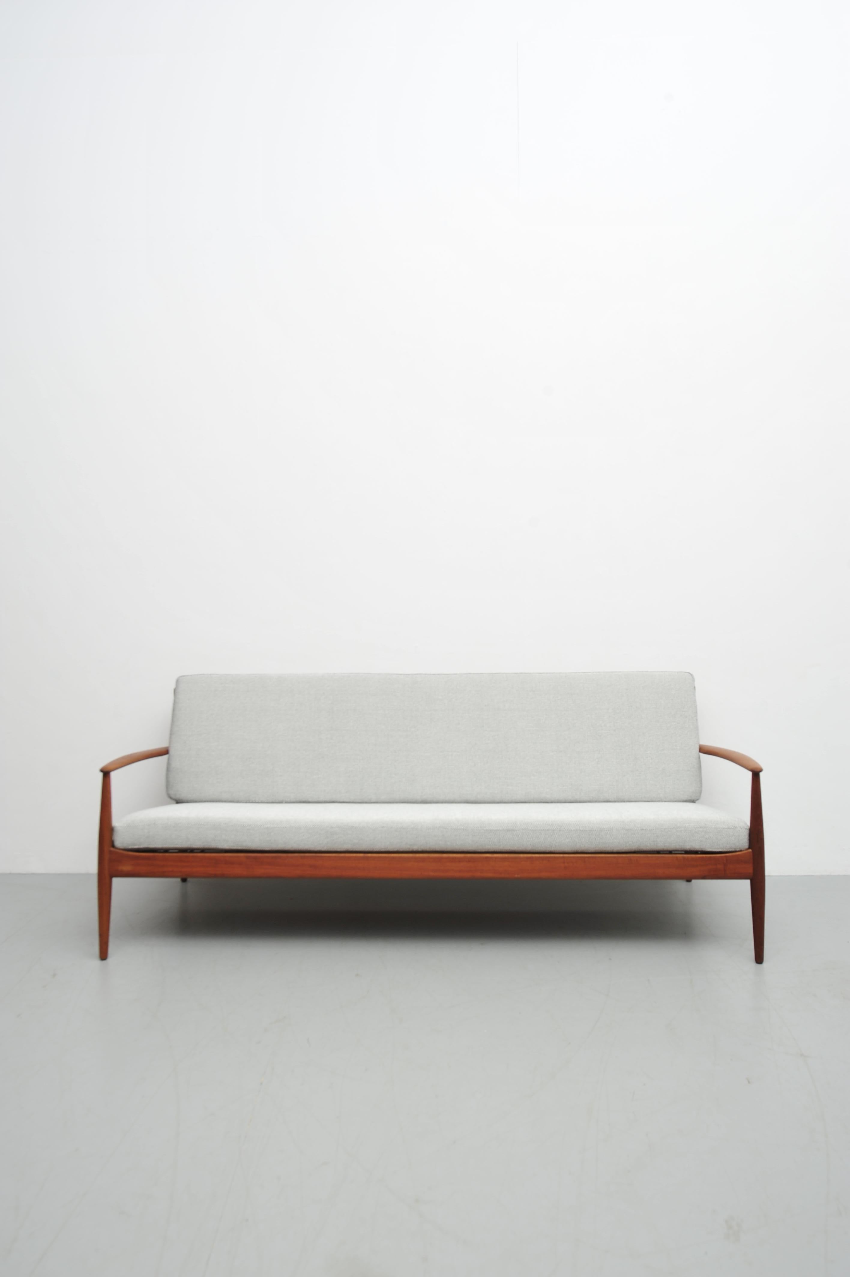 Grete Jalk Sofá Teakholz FD 118 siglo XX en venta