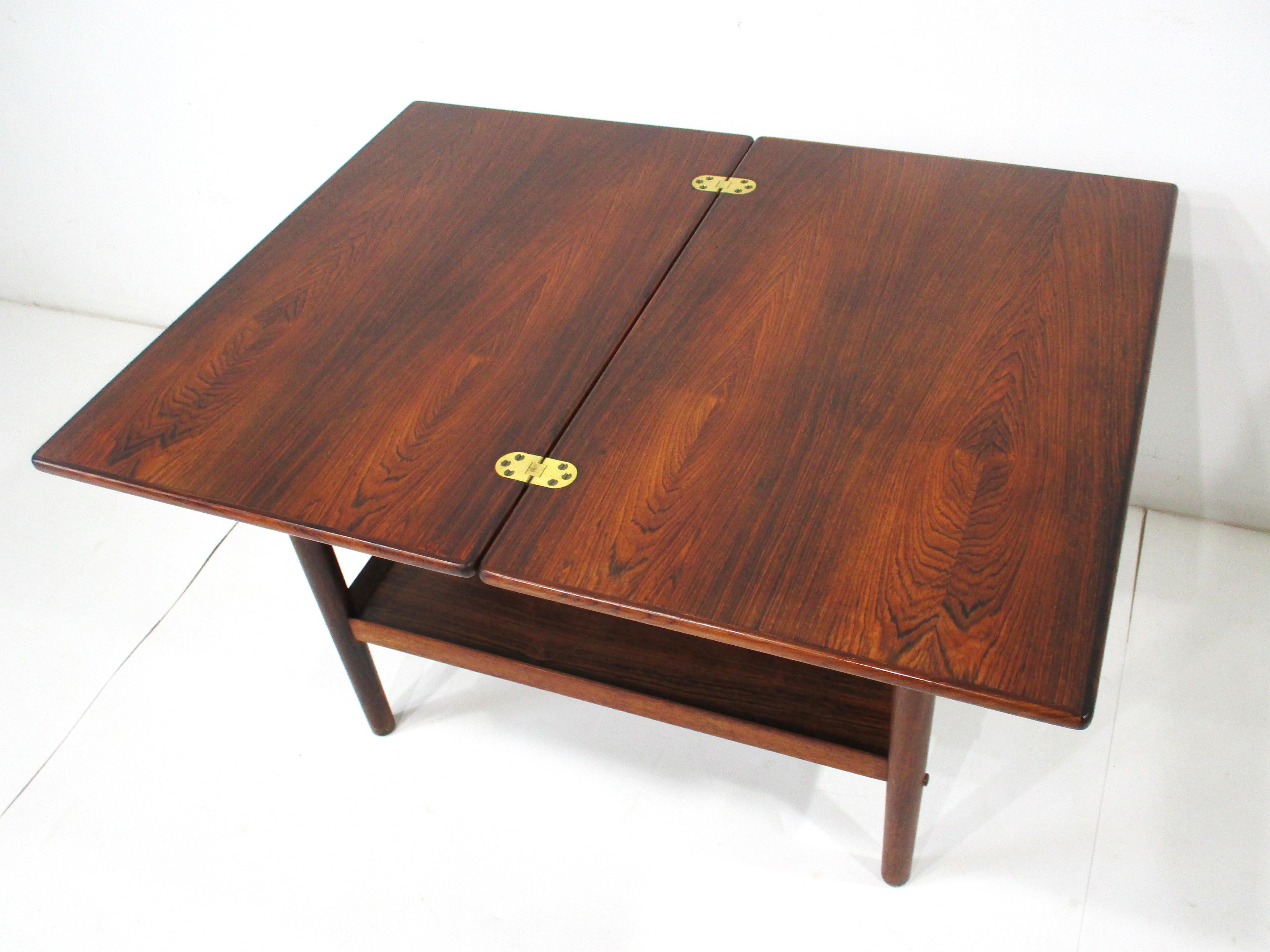 Table d'appoint ou de salon en palissandre à plateau pivotant Grete Jalk Poul Jeppesen Danemark en vente 1