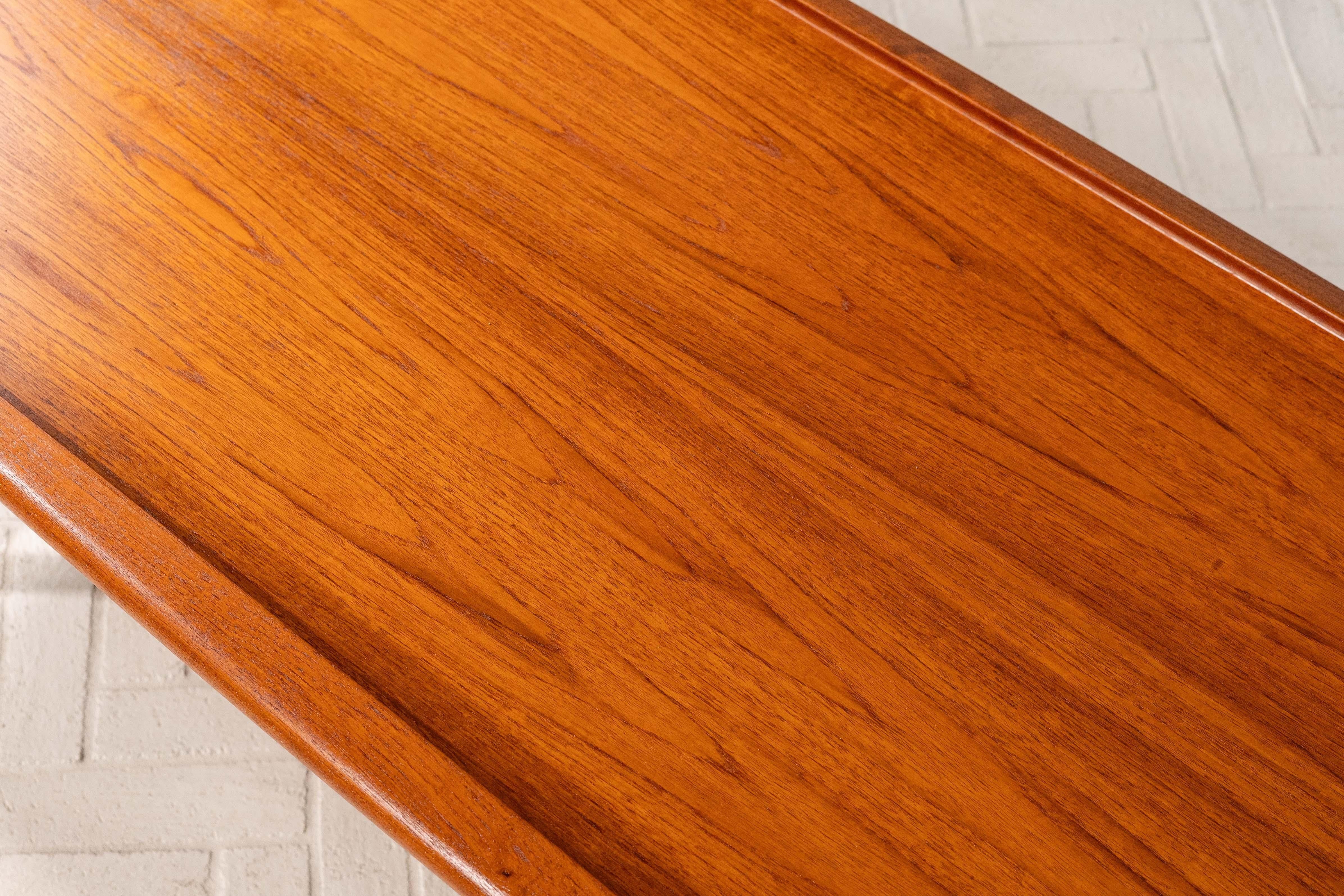 Mid-Century Modern Table basse en teck Grete Jalk en vente