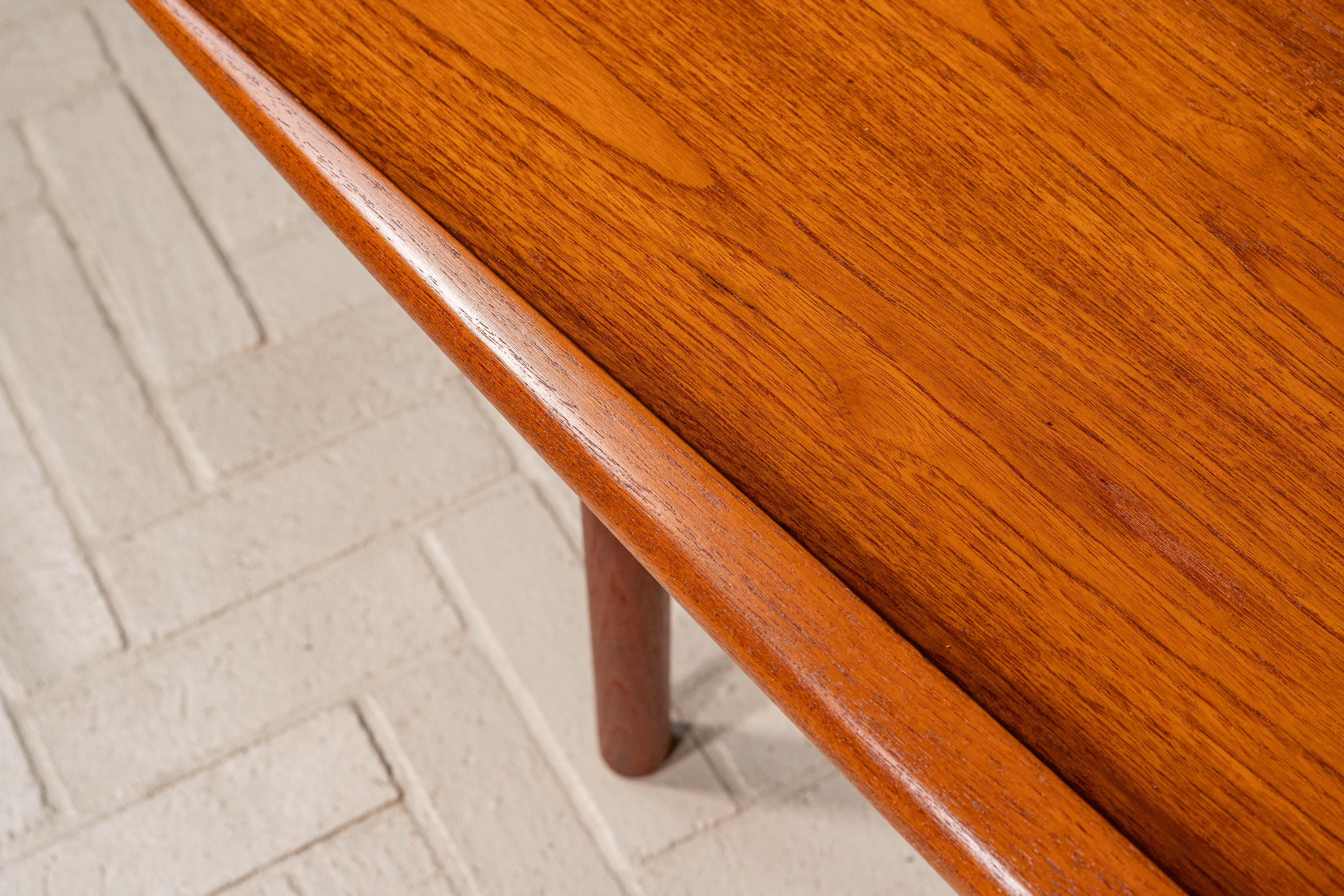 Milieu du XXe siècle Table basse en teck Grete Jalk en vente