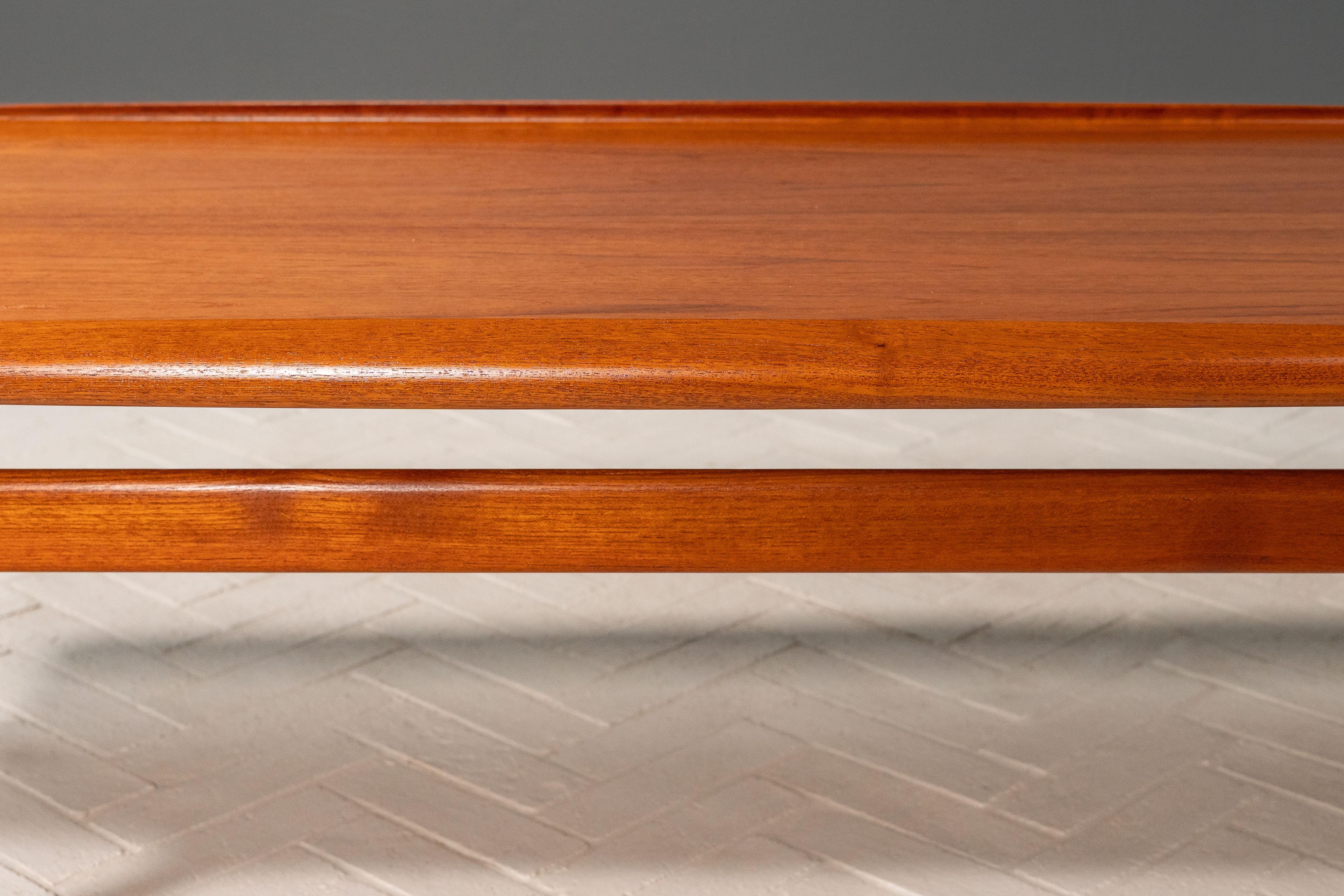 Table basse en teck Grete Jalk en vente 2