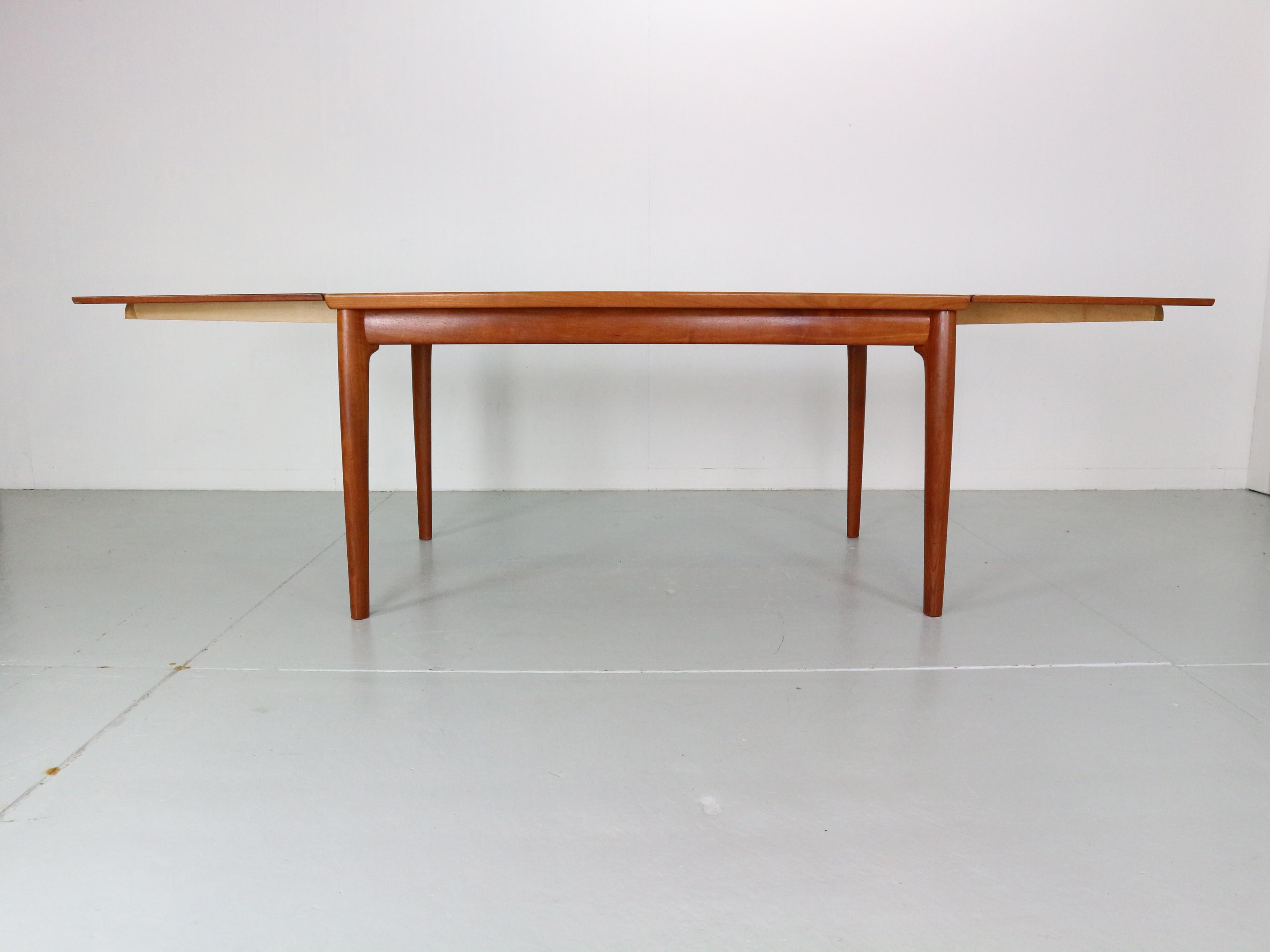 Mid-Century Modern Grete Jalk Teak Extendable Dinning Table For Glostrup Møbelfabrik, 1960, Denmark