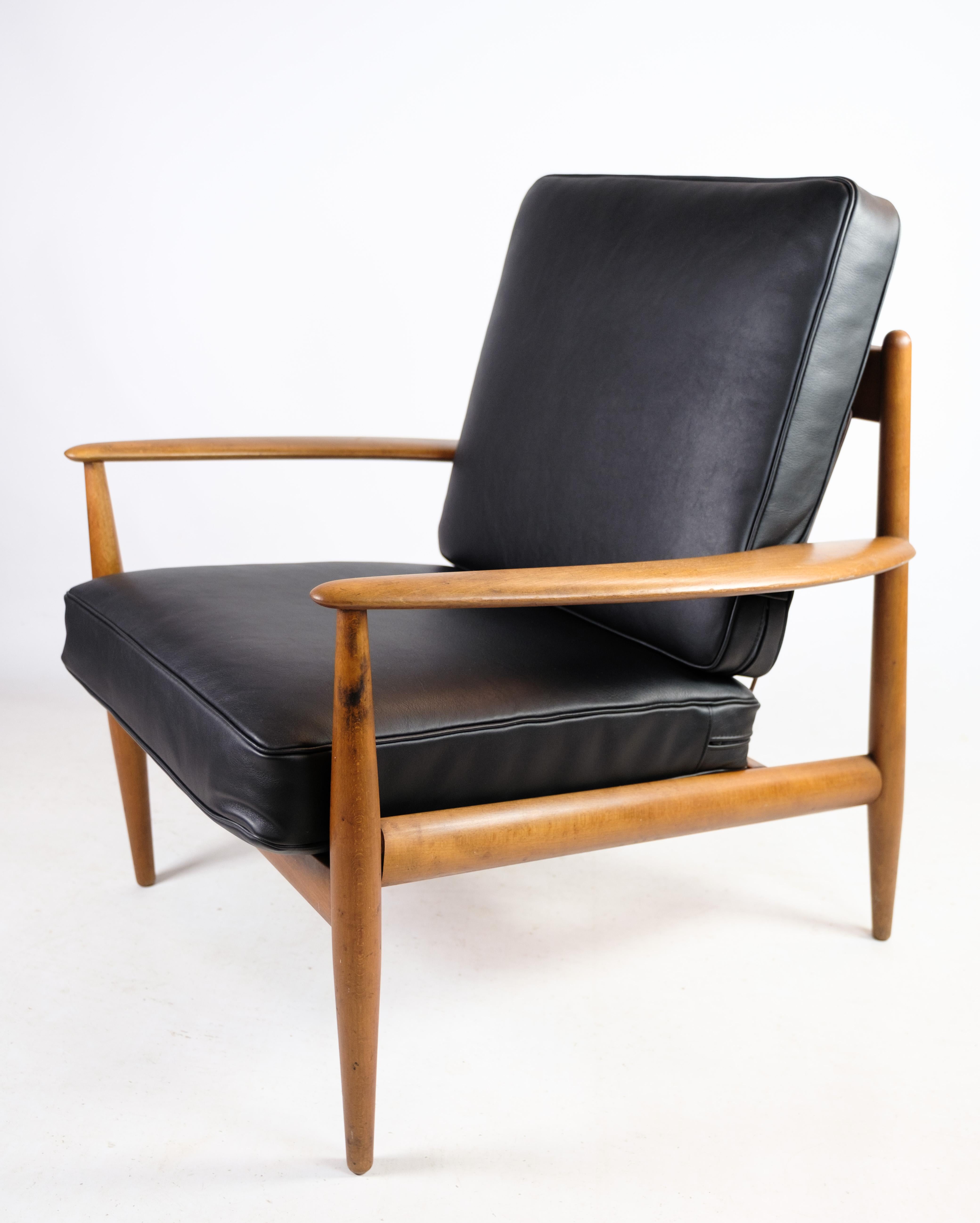 Grete Jalk´s Lounge Armchair In Teak Made By France and Søn, 1960s In Excellent Condition For Sale In Lejre, DK