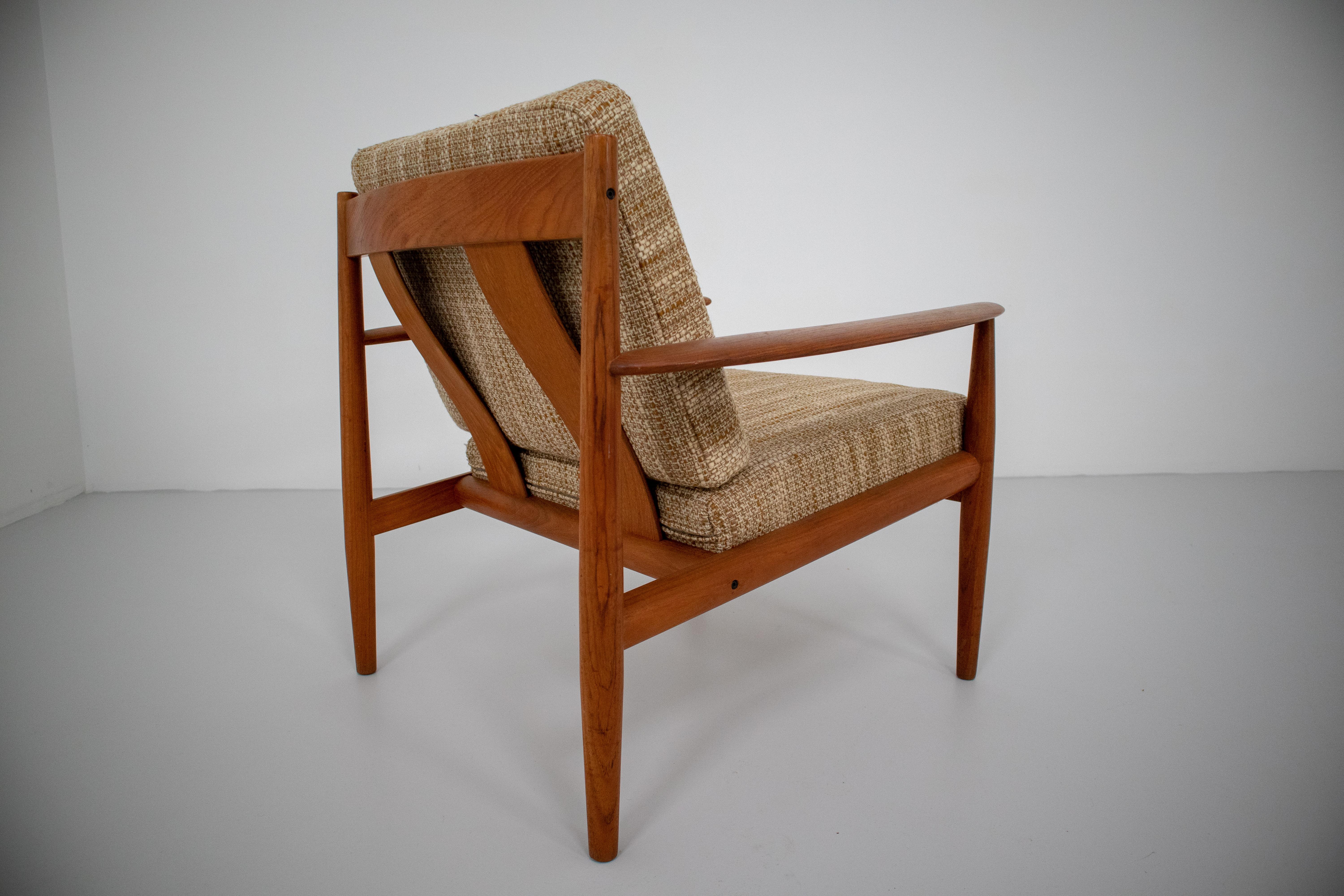 Grete Jalk Teak Scandinavian Modern Lounge Chair for France & Søn 1960s 1