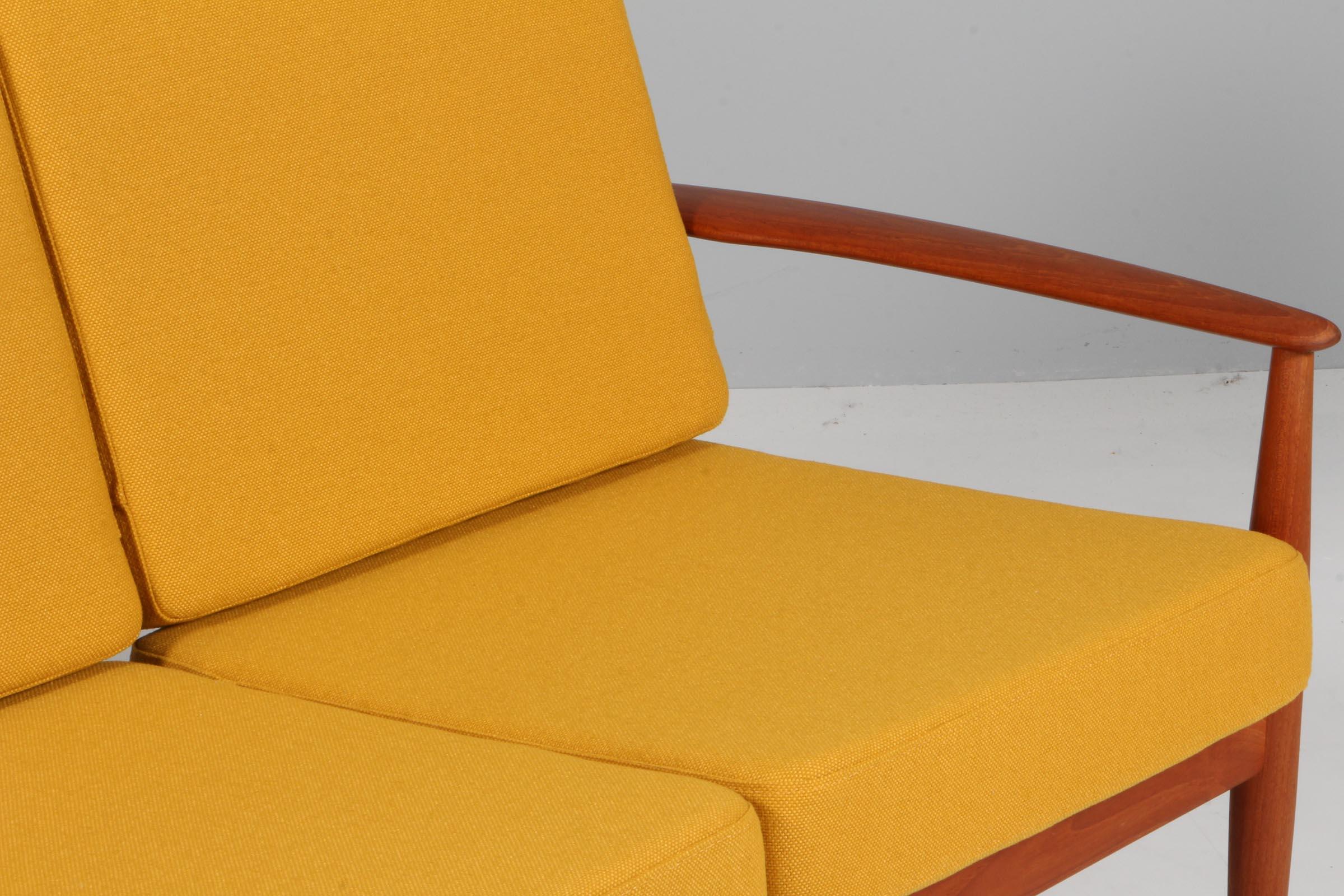 Grete Jalk Three Seat Sofa, Teak and Hallingdal Wool from Kvadrat In Good Condition For Sale In Esbjerg, DK