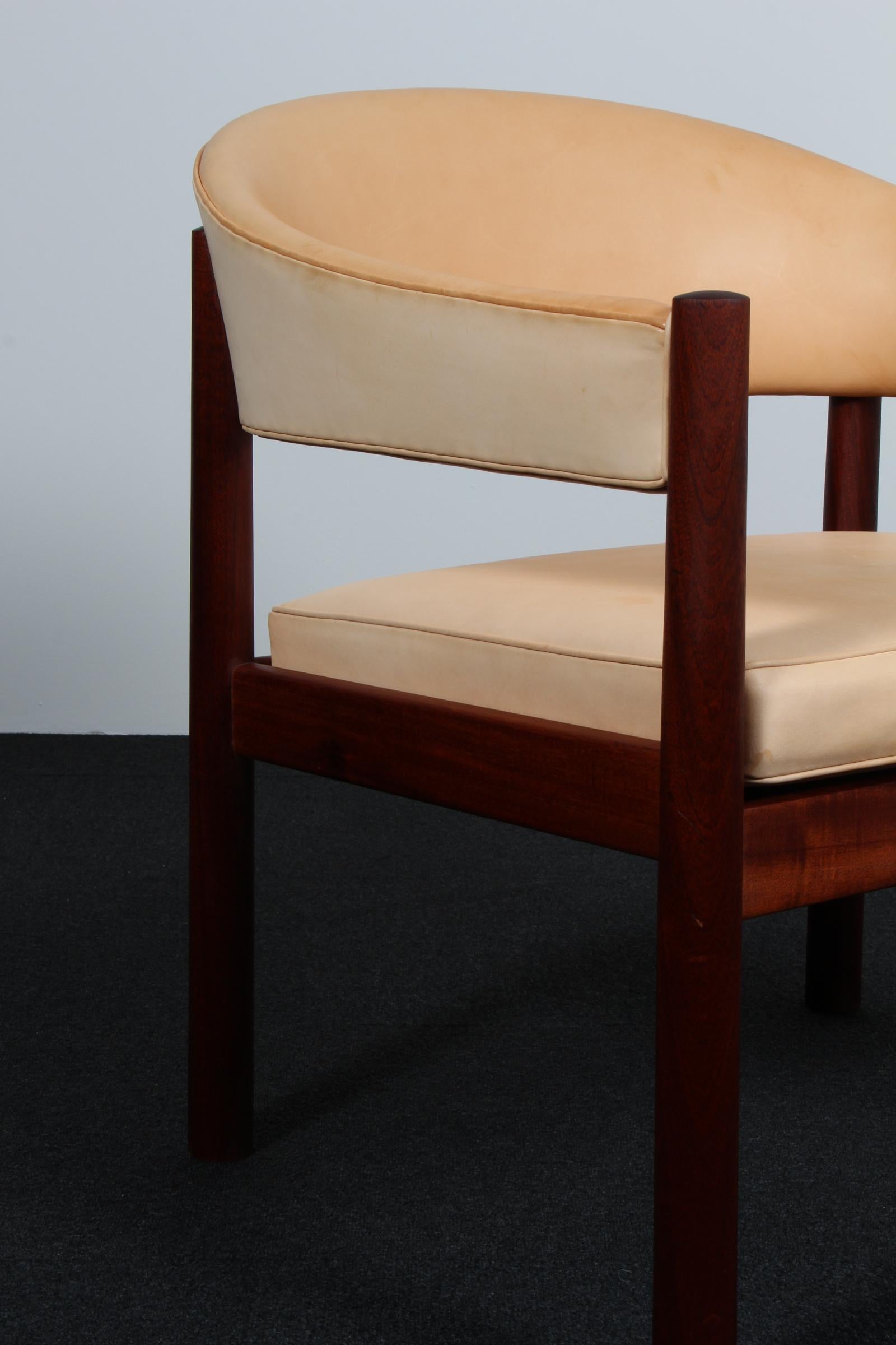 Grete Jalk, Unique. Lounge Chair with Frame of mahogany Excellent état - En vente à Esbjerg, DK