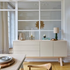 Buffet français à 3 tiroirs et 2 portes en bois gris d'Eric Gizard à Paris