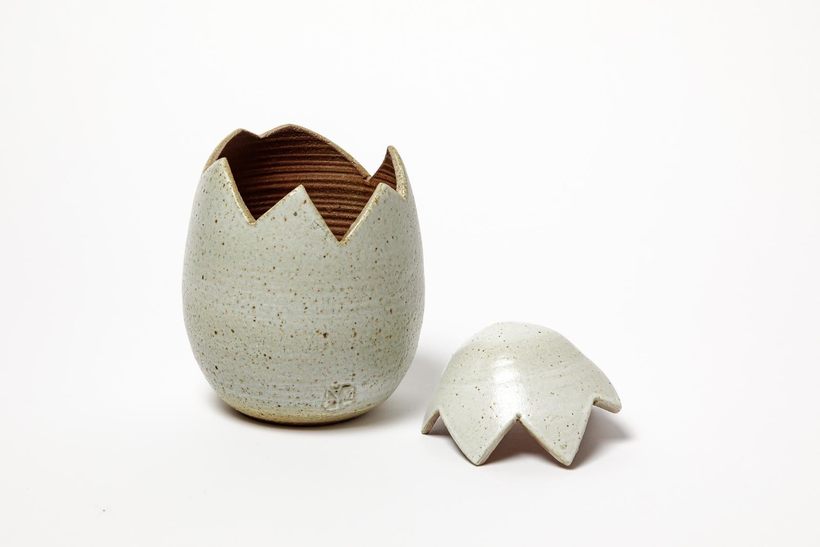 Français Boîte décorative ou à bijoux en céramique grise du 20e siècle par Yves Marian 1970 5/6 en vente