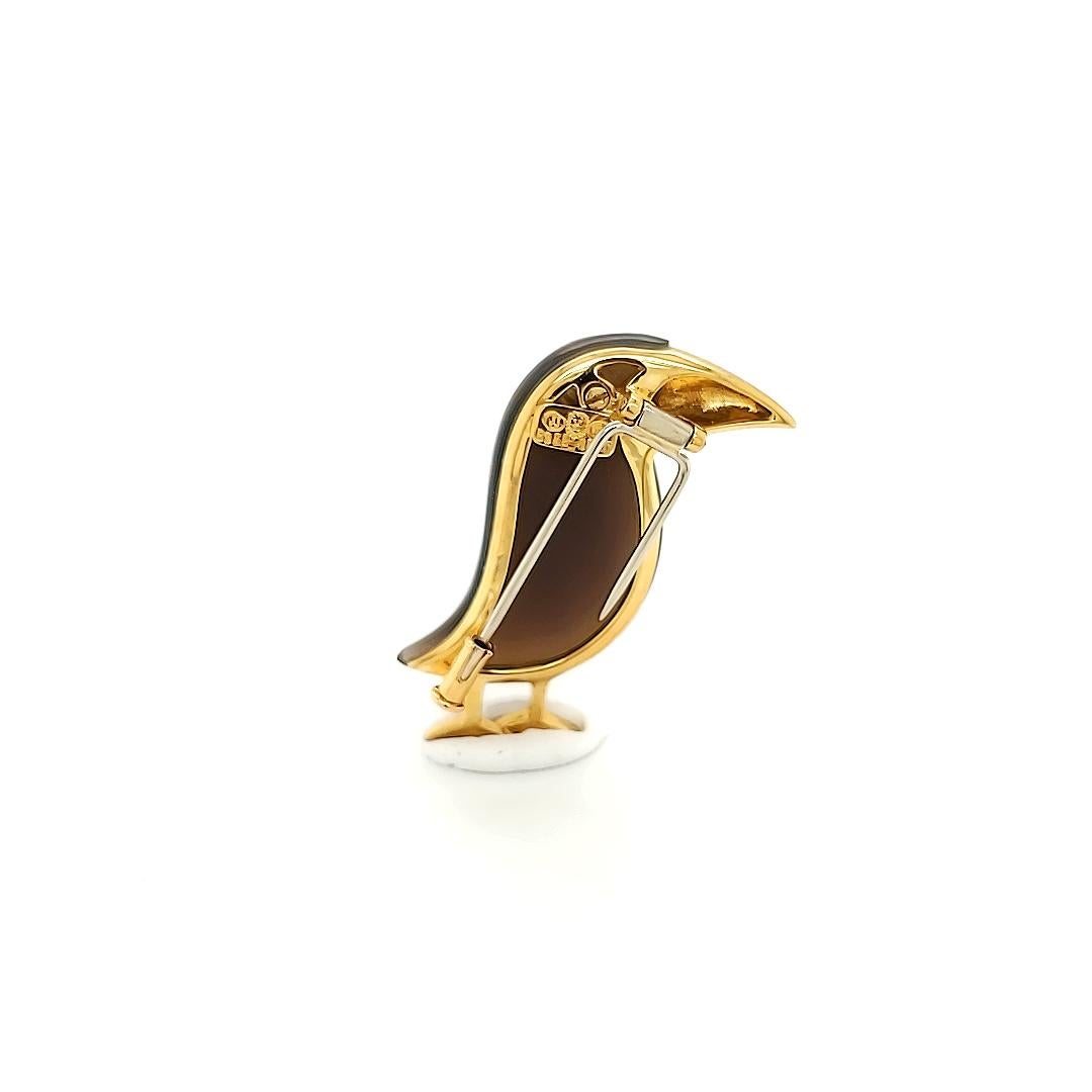 Moderne Broche « Bird » en agate grise avec diamants et or en vente