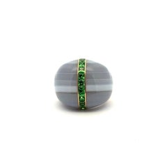 Anillo llamativo de ágata gris y tsavorita en oro de 18 quilates para ella