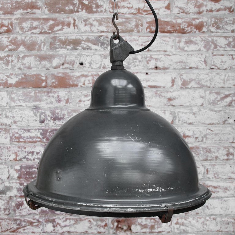 Gray Aluminum Vintage Industrial Cast Iron Top Clear Glass Pendant Lamps In Good Condition For Sale In Amsterdam, NL