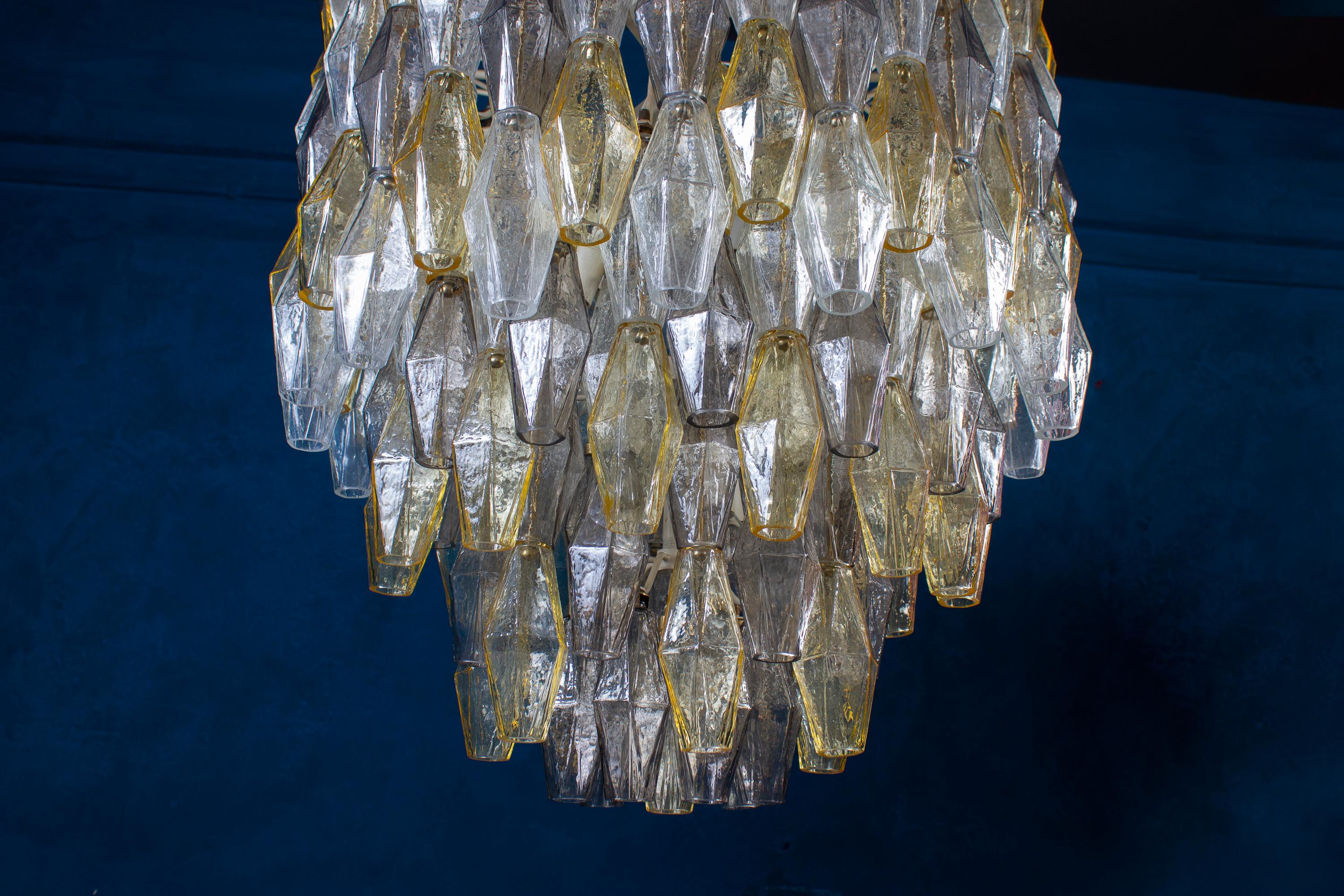 Grey and Amber Spectacular Mid-Century Poliedri Chandelier, 1960 For Sale 5