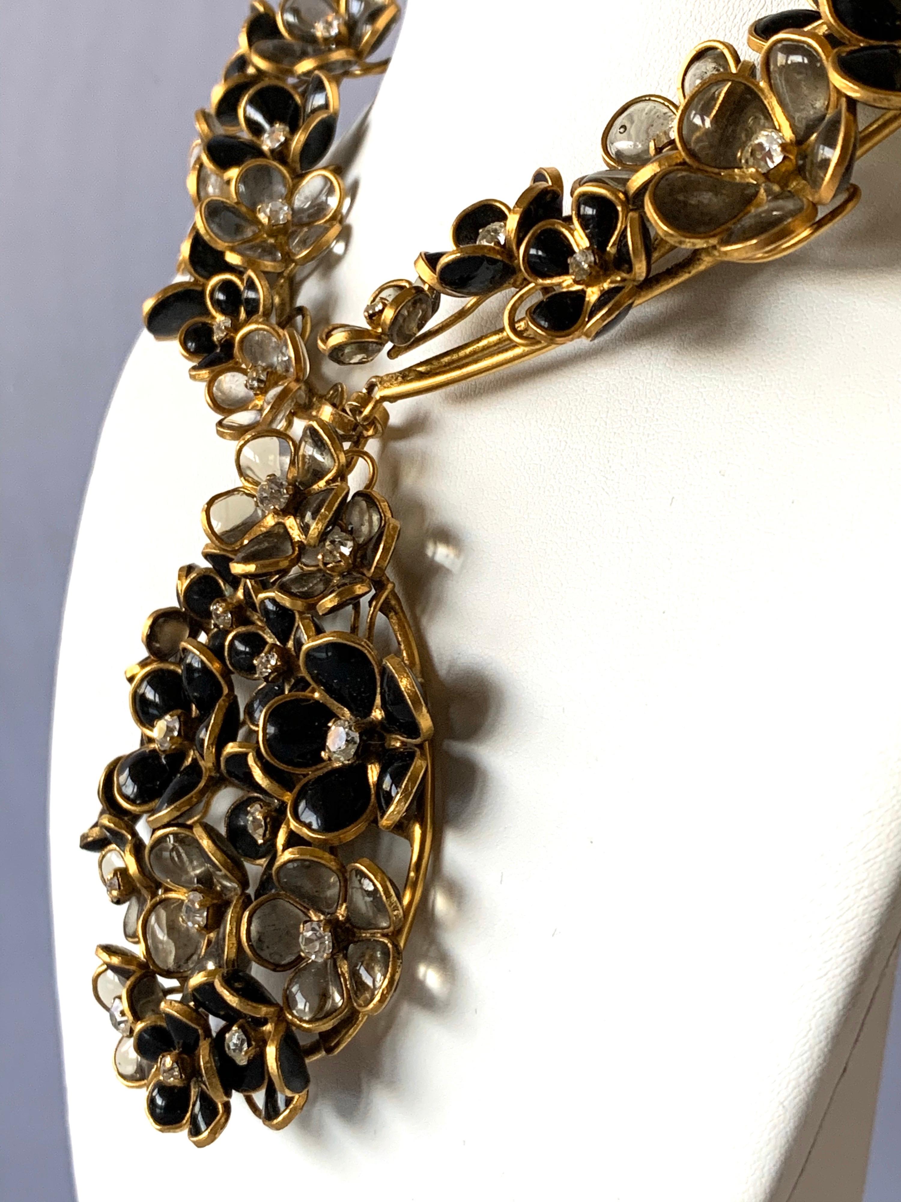 Beautiful artisanal handcrafted French gold-tone (metal dore) statement necklace formed of intricate 