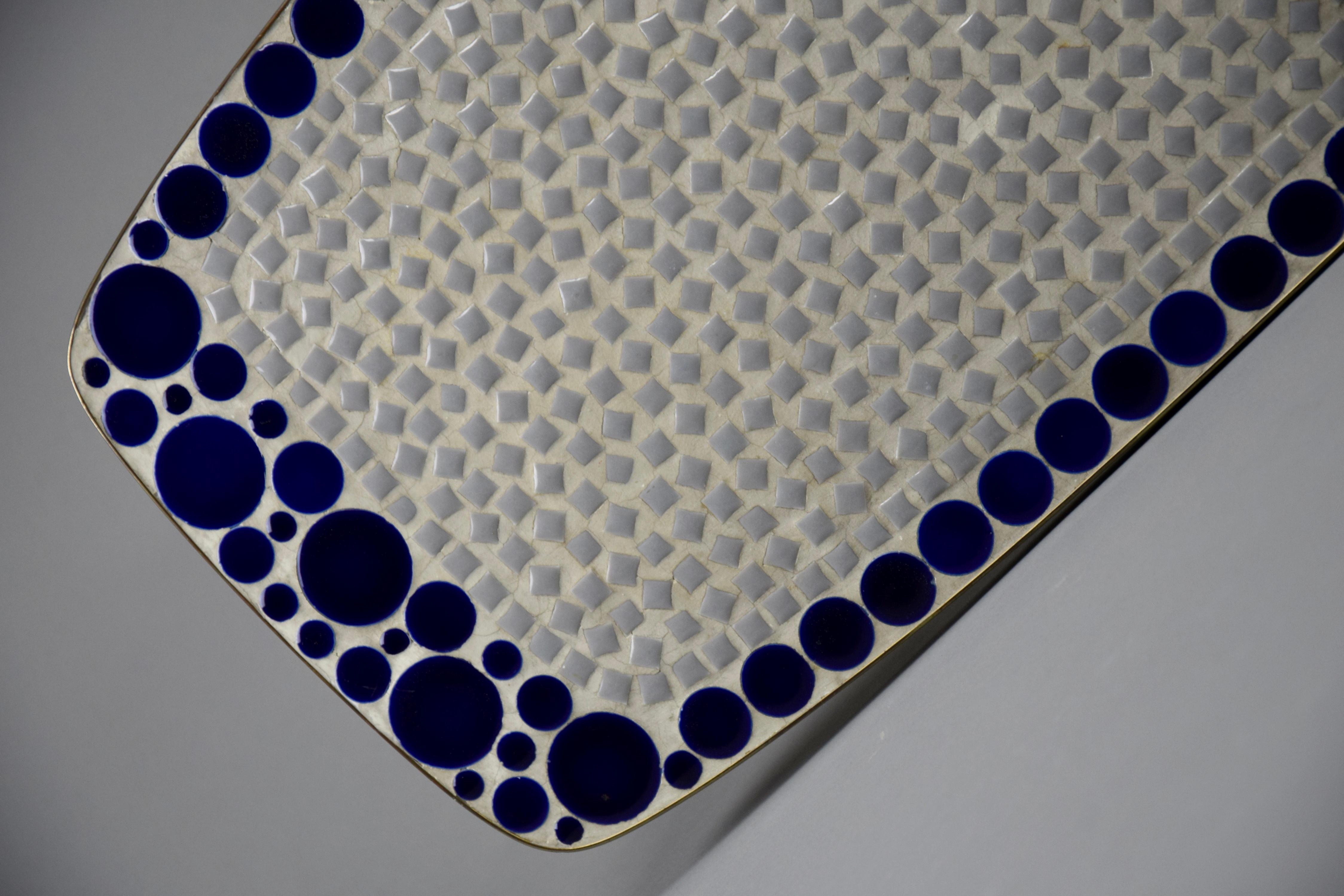 Table d'appoint en mosaïque de verre grise et bleue en laiton, mi-siècle moderne en vente 7