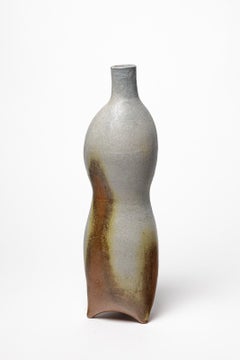 bottiglia vaso in ceramica gres grigio e marrone di B. Chassang pezzo unico 38 cm
