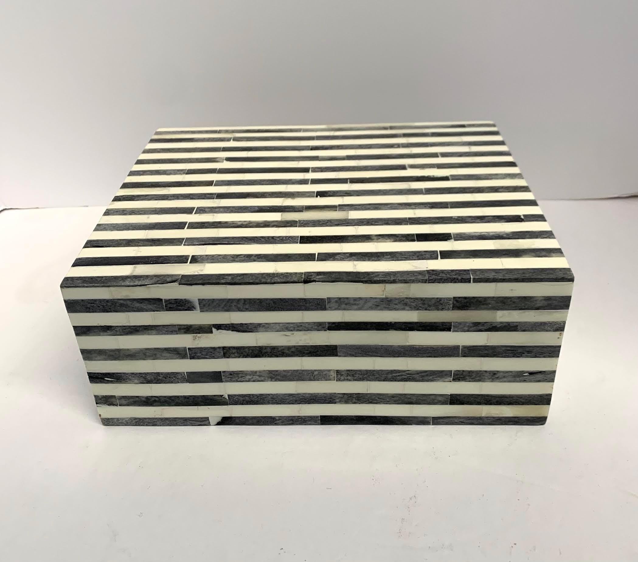 Contemporary Indian grey and cream stripe lidded bone box.
Part of a large collection of bone boxes and trays.