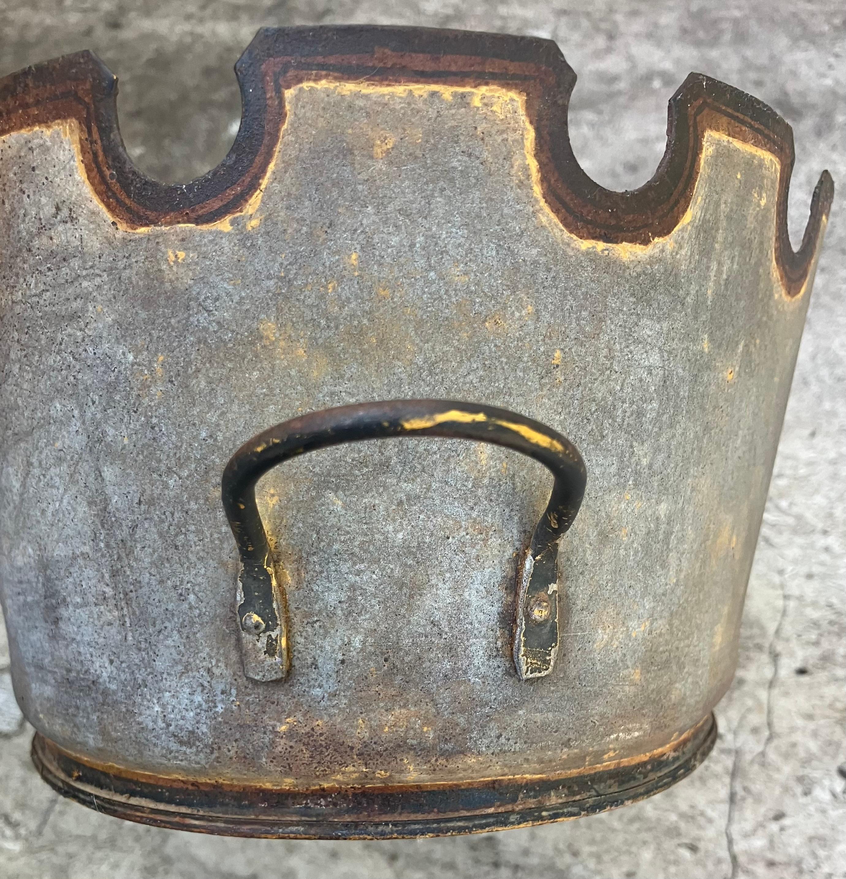 Grey and Gilt Montieth Jardiniere Cachepot For Sale 3