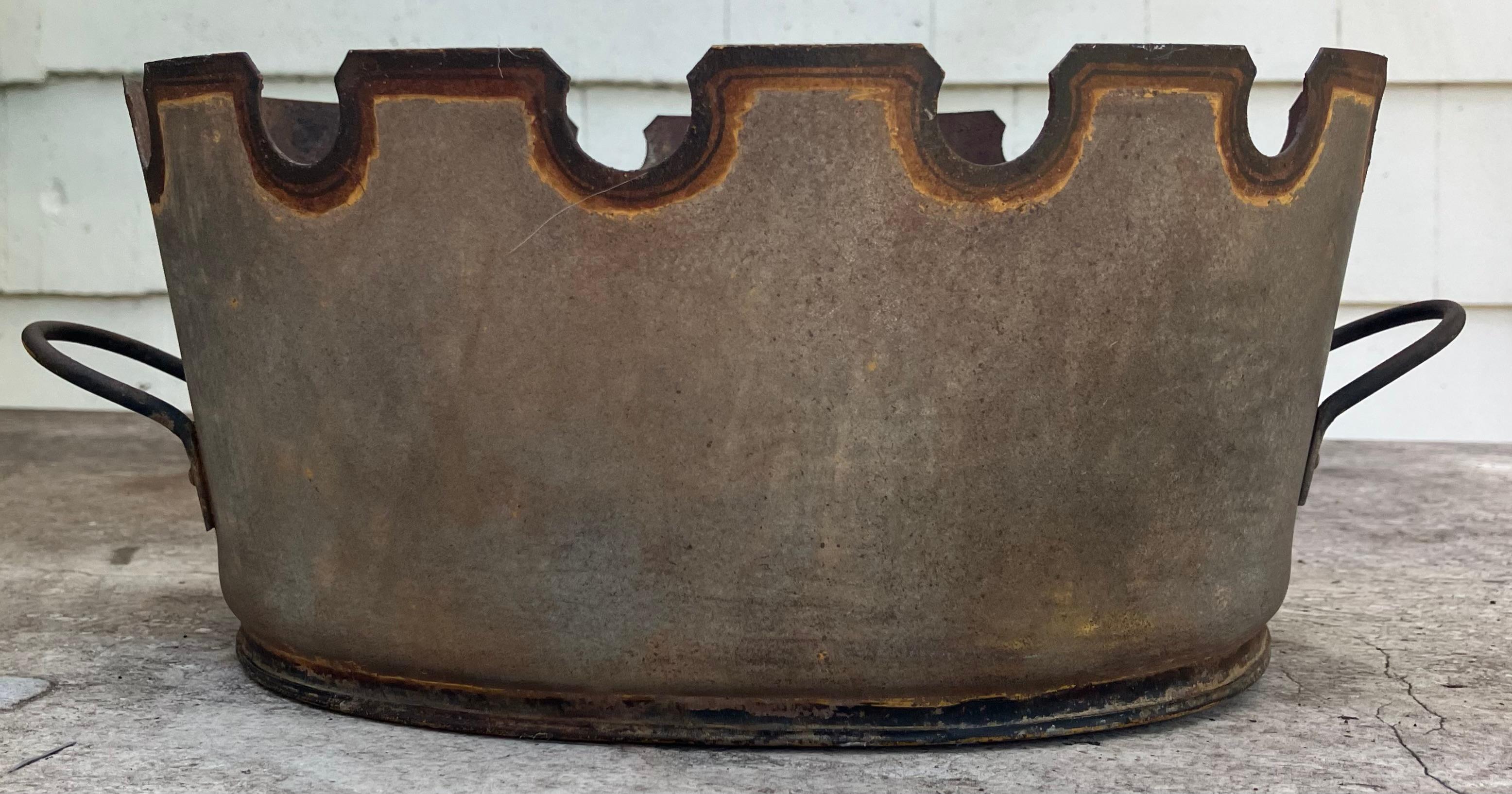 Grey and Gilt Montieth Jardiniere Cachepot For Sale 2