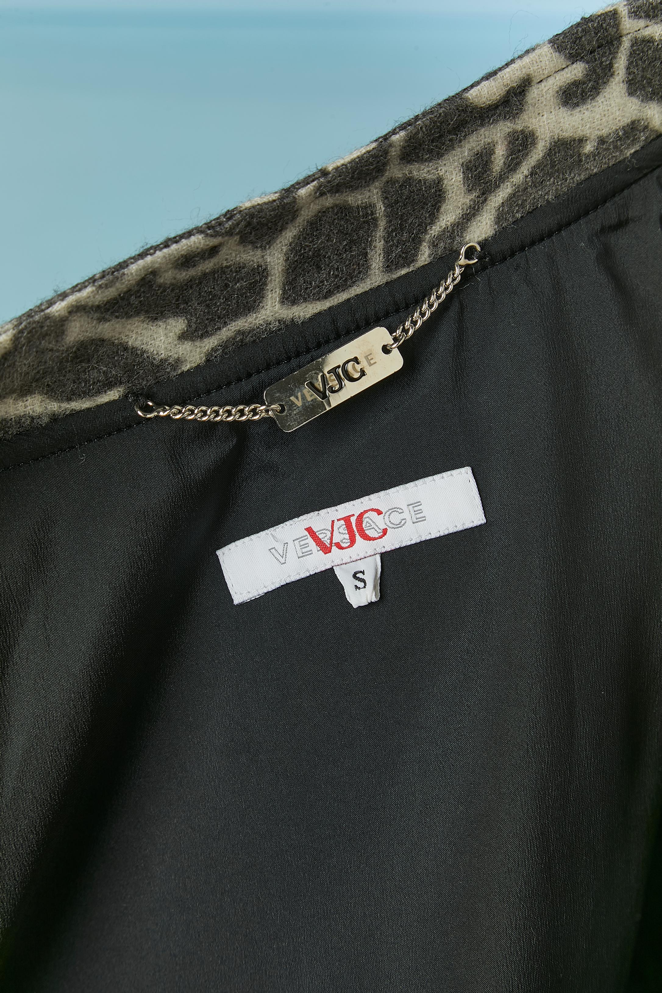 Manteau gris et blanc cassé à motif animalier abstrait VERSACE JEANS COUTURE en vente 1