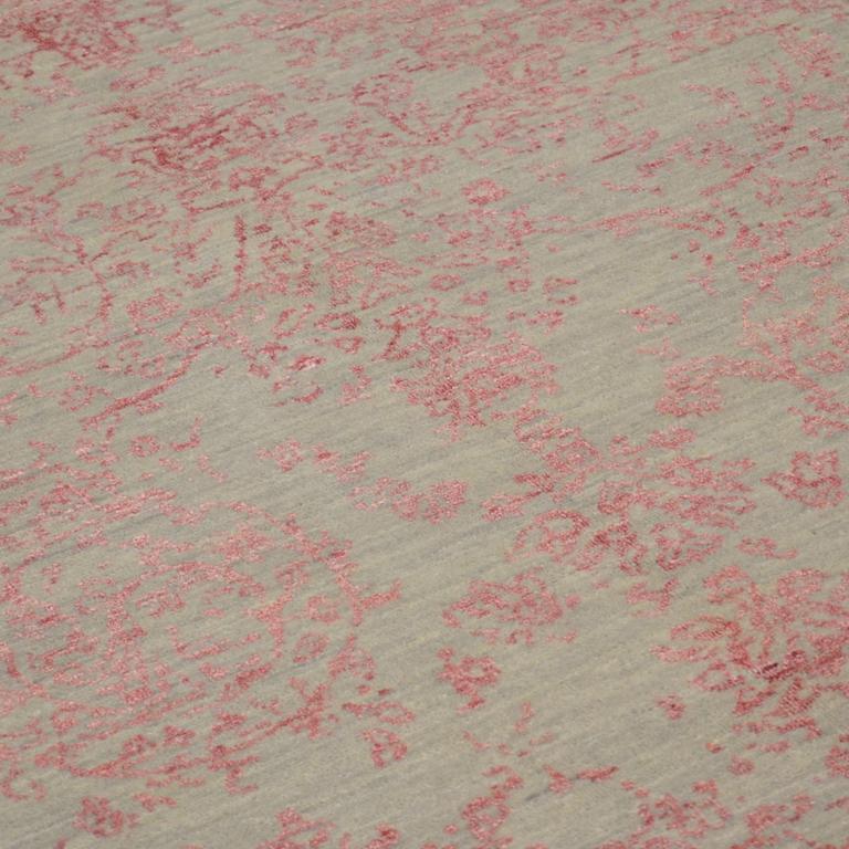 Grey and Pink Abstract Rug, Silk and Wool For Sale 3